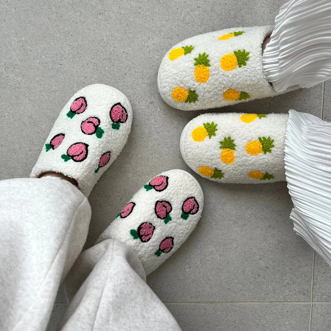 Chaussons d’hiver femme en peluche confortables antidérapants à motifs fruités