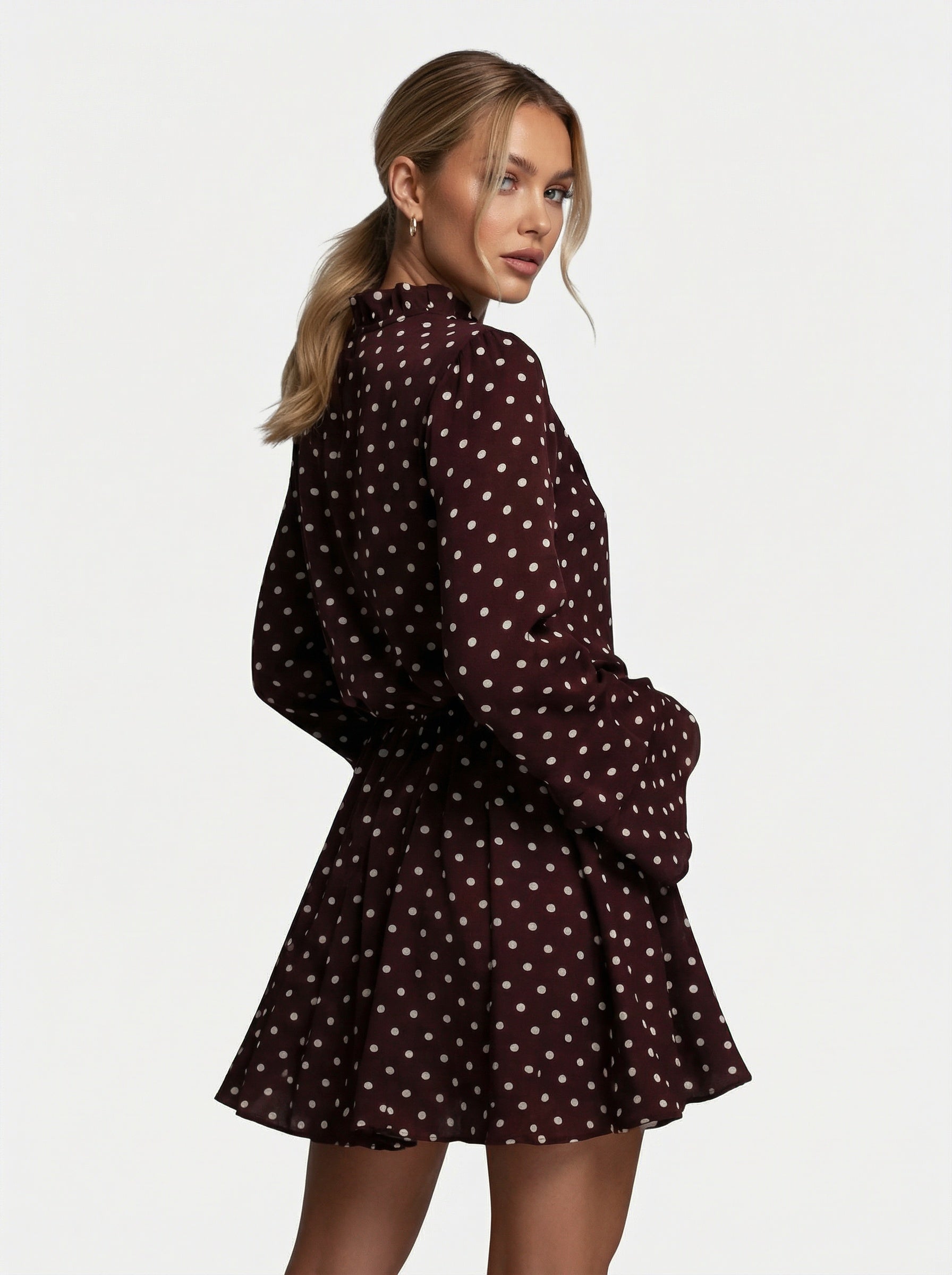 Robe à pois col montant avec lien et manches longues pour femme