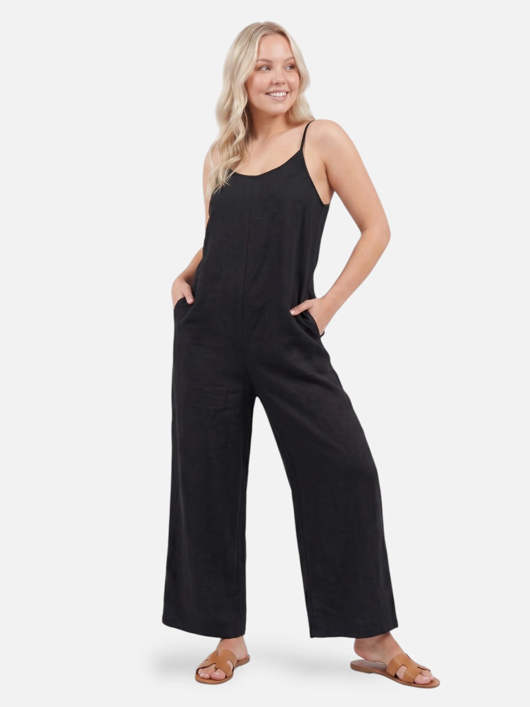 Flowy and lightweight women's jumpsuit with thin straps