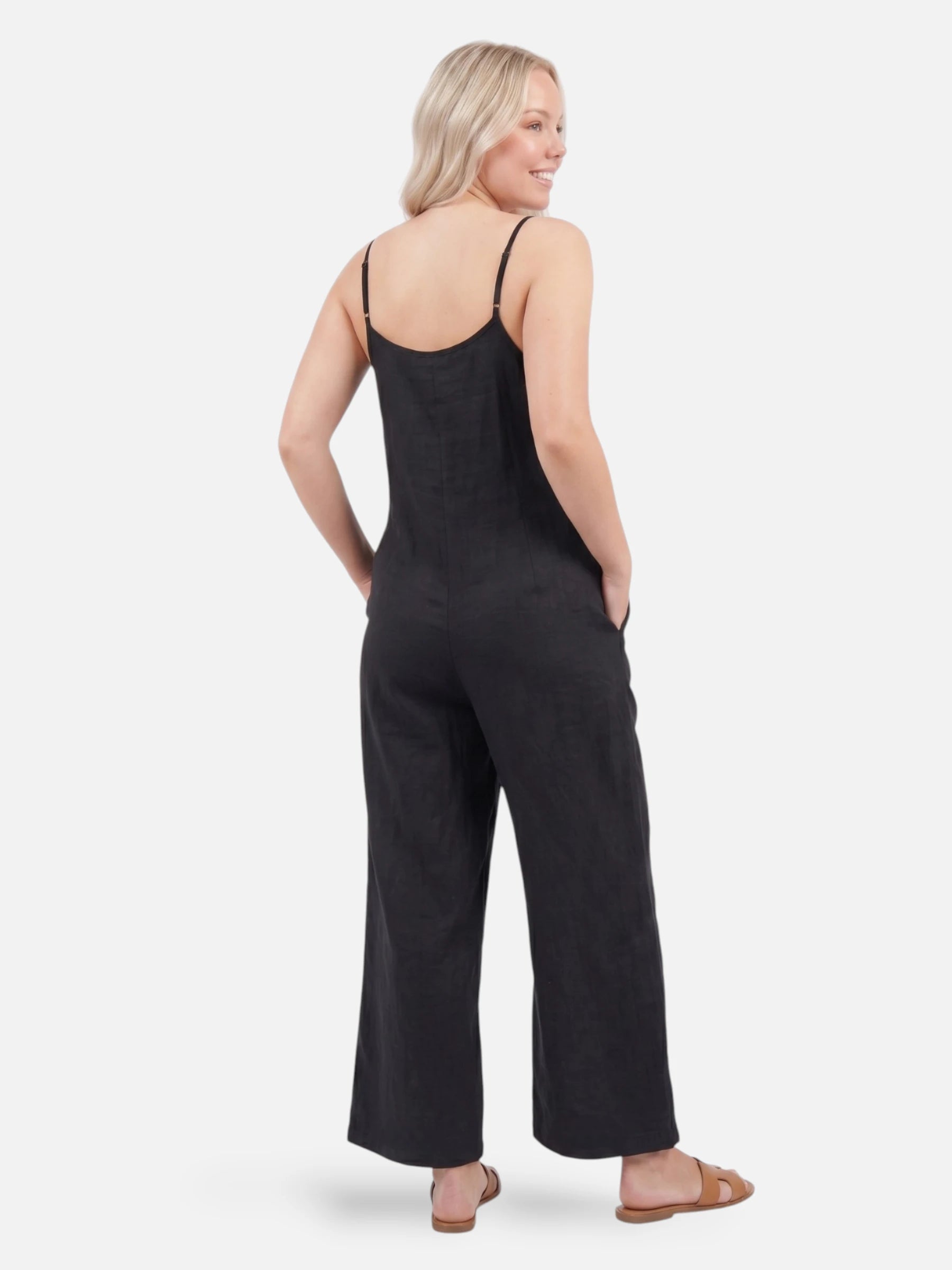 Flowy and lightweight women's jumpsuit with thin straps