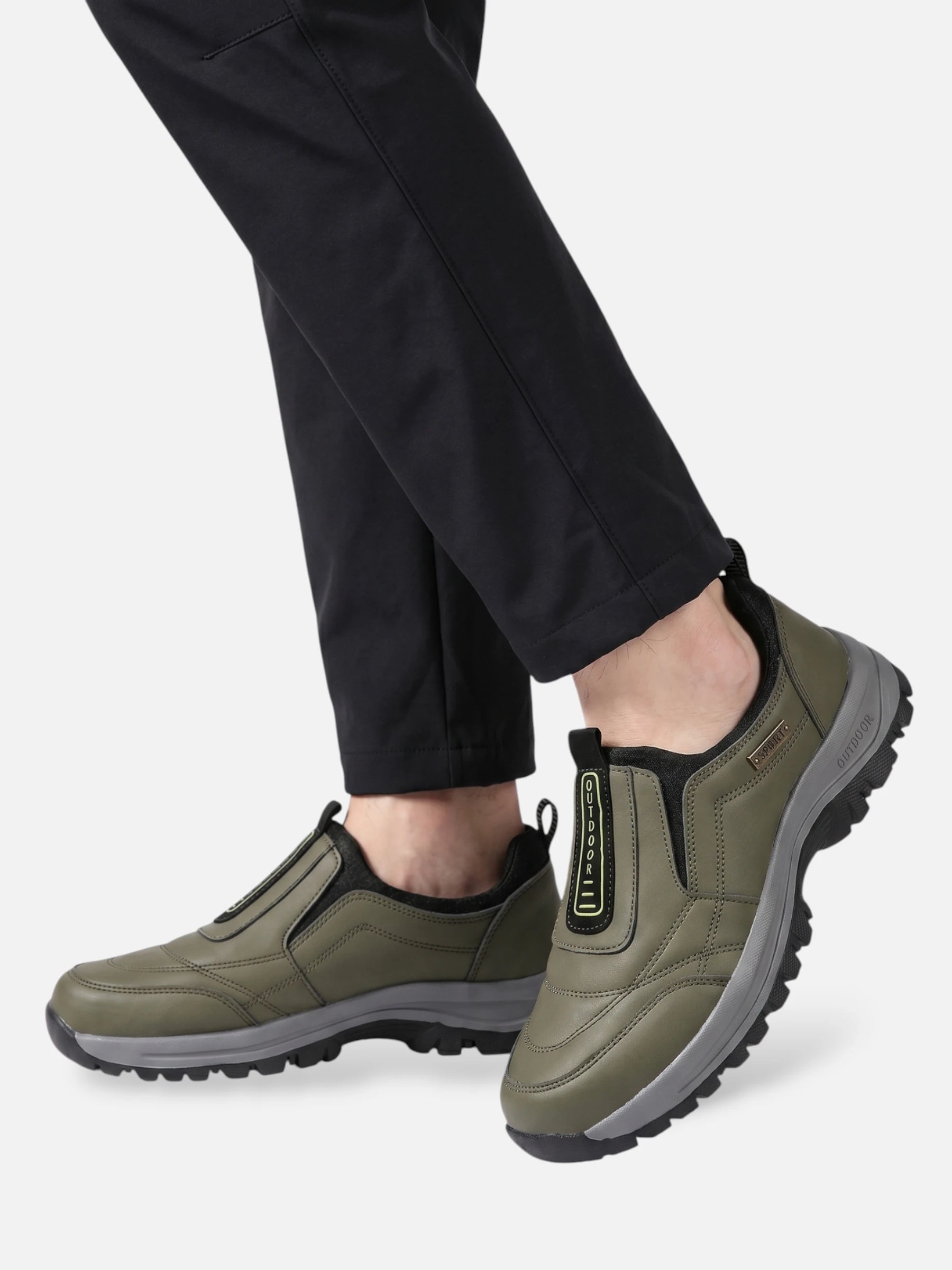 Men's outdoor slip-on shoe – lugged sole and reinforced support