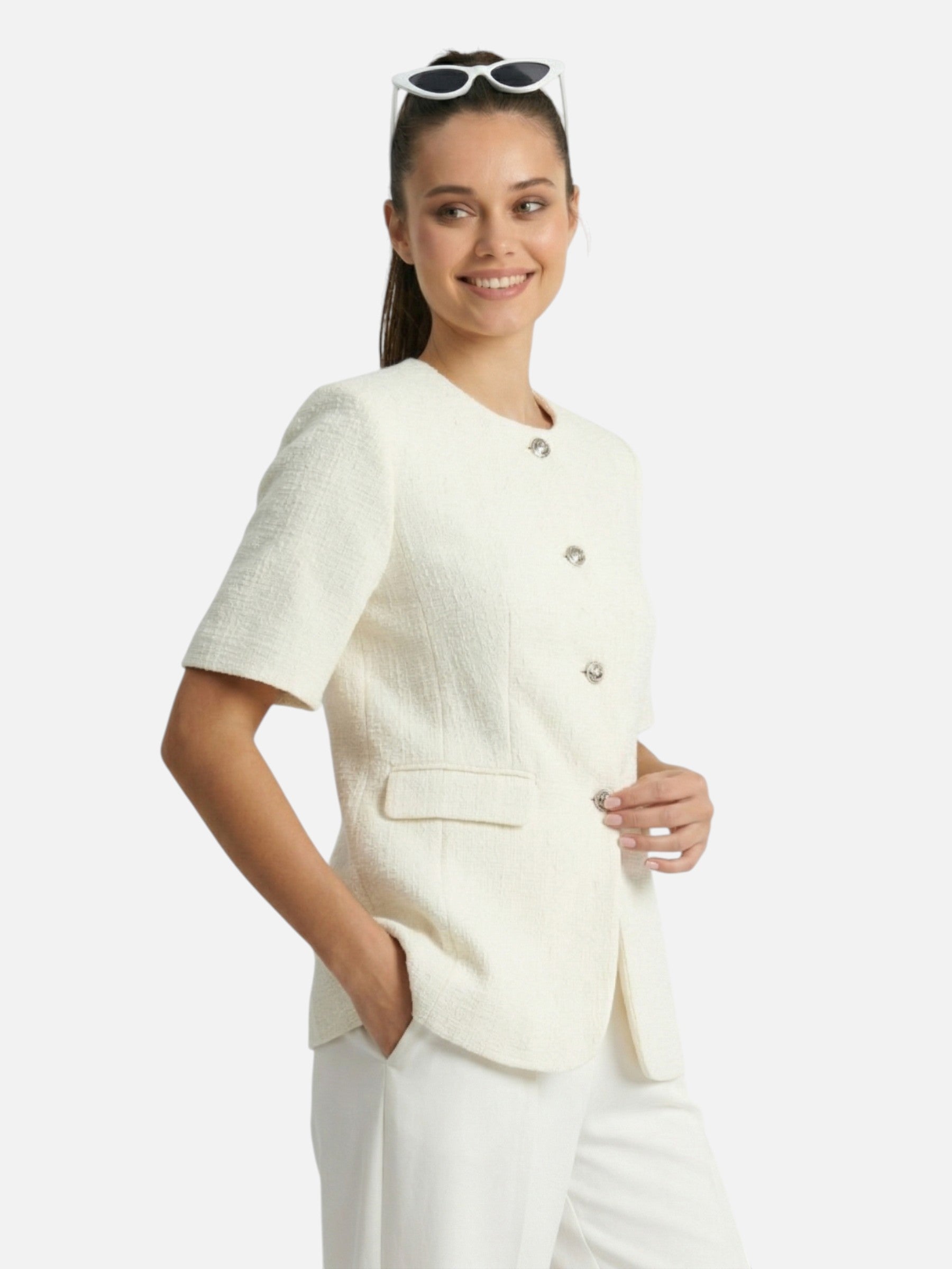 Textured short-sleeve buttoned women's blazer – chic and elegant