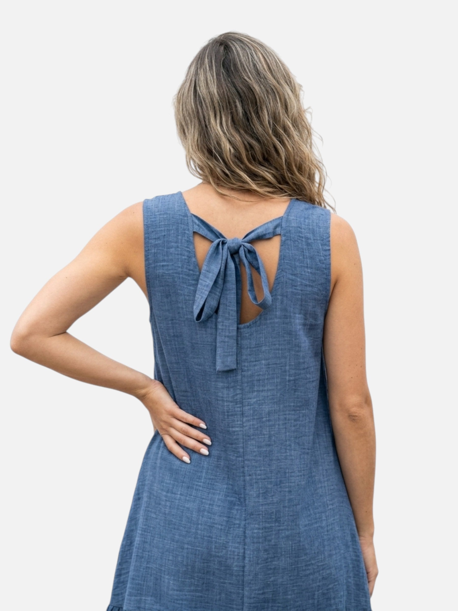 Short sleeveless dress with ruffled hem for women