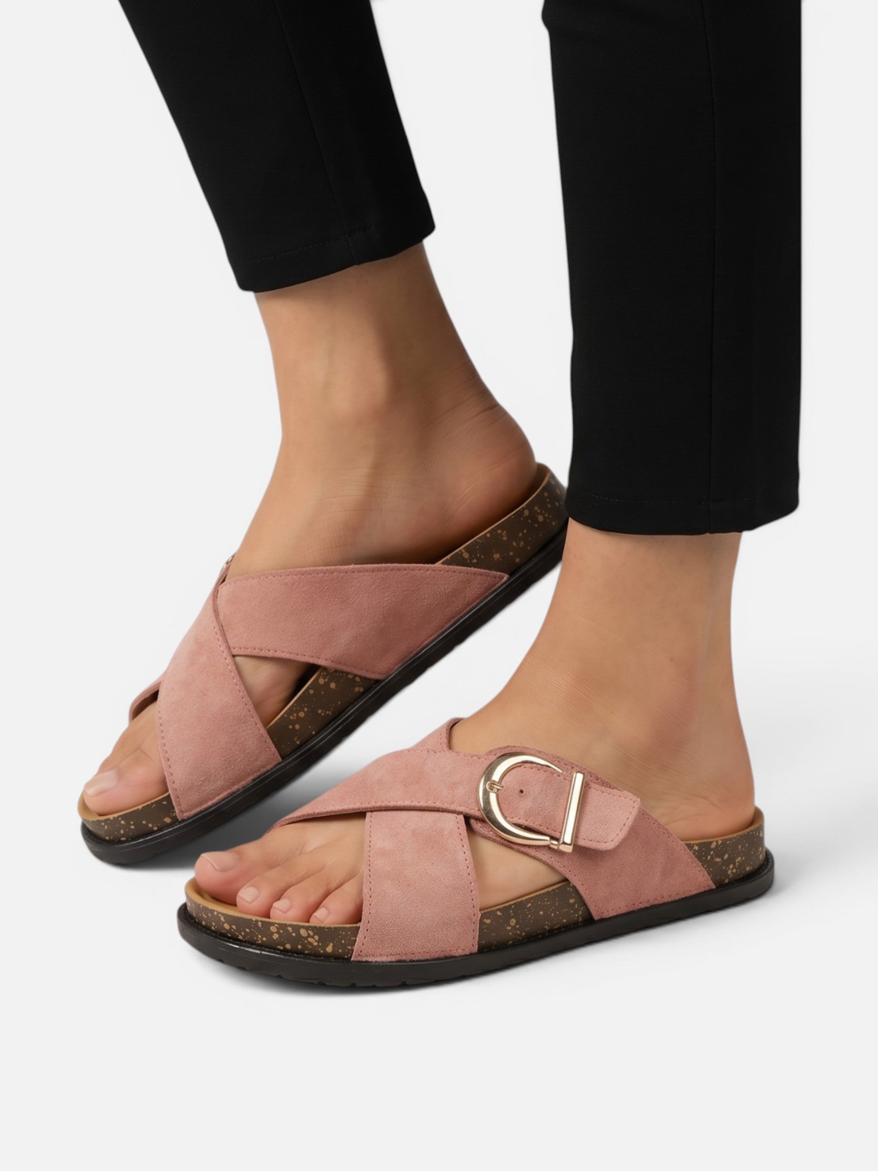 Women's crossed strap sandals with buckle and comfortable sole
