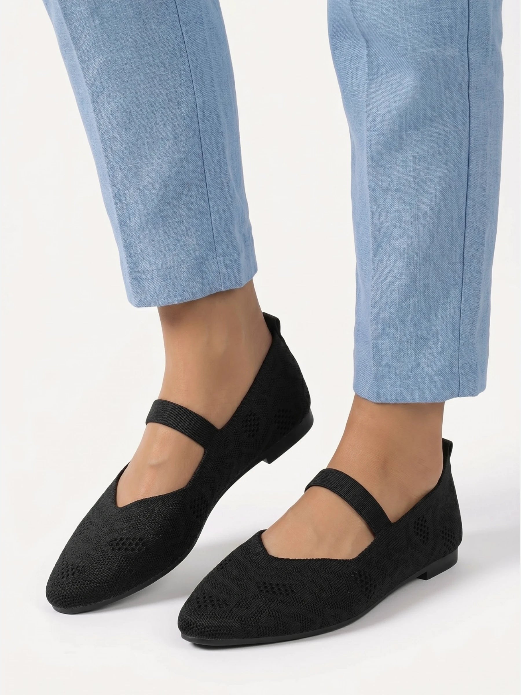 Women's Mary Jane ballerina flats with pointed toe and knitted upper