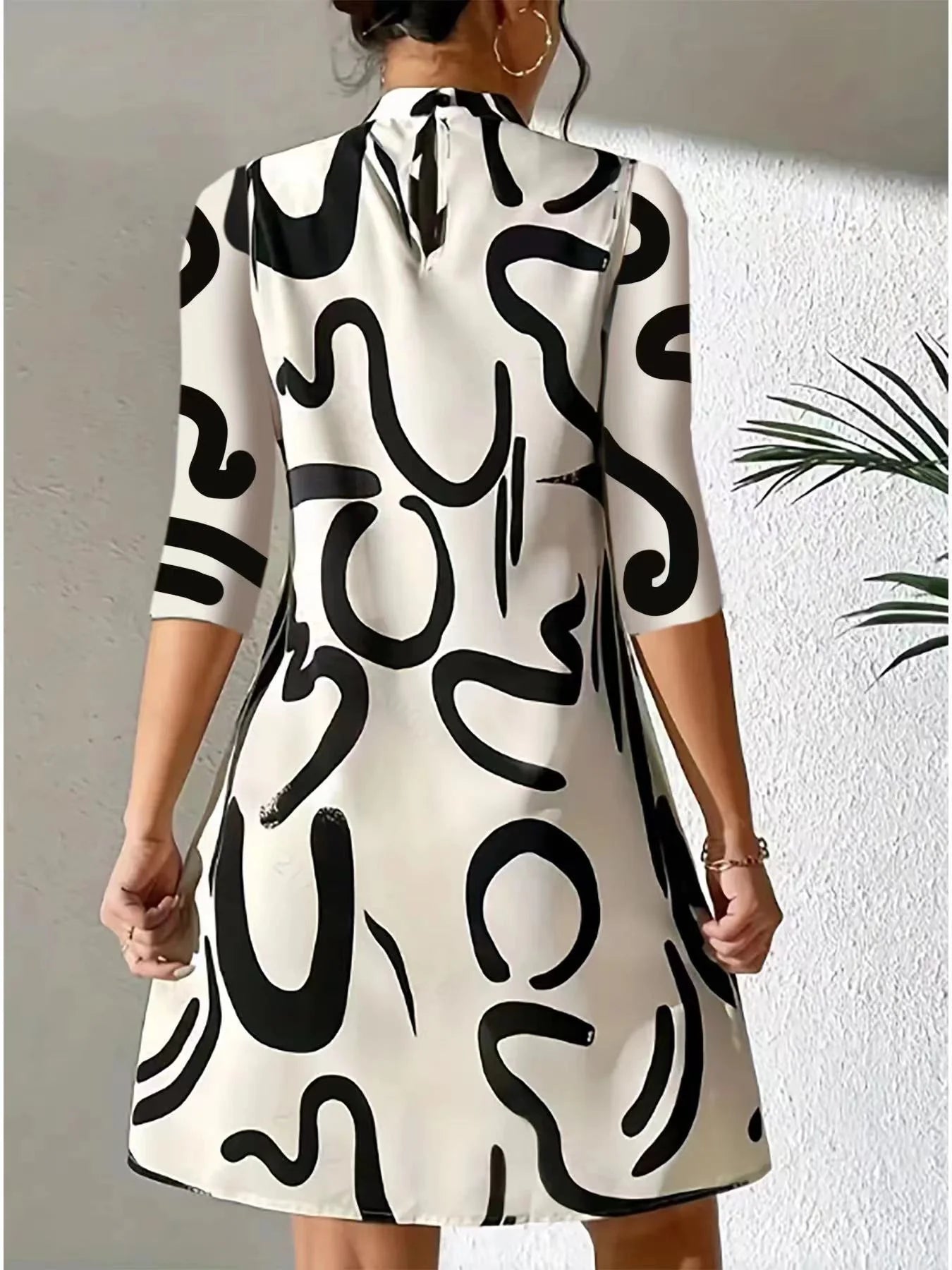 Robe trapèze chic à col montant
