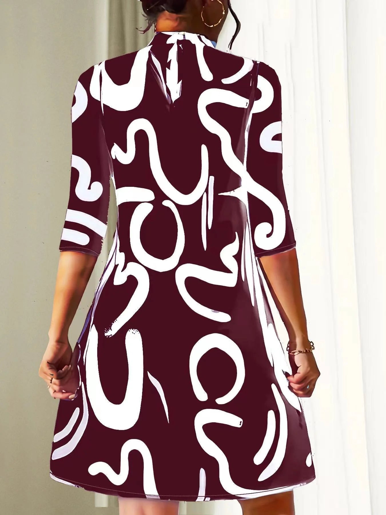 Robe trapèze chic à col montant