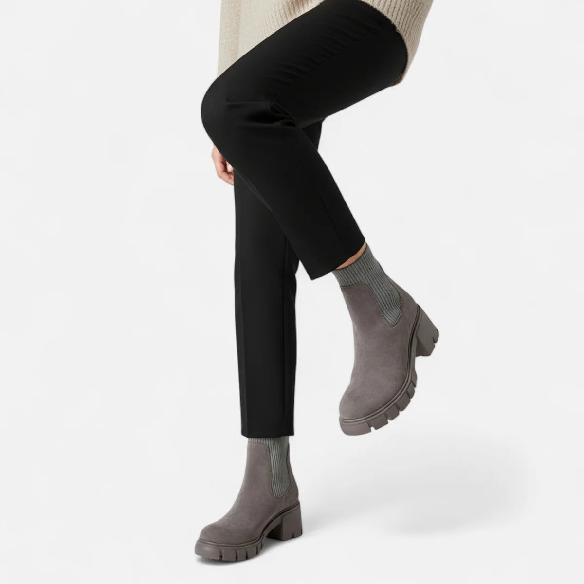 Bottes chelsea femme en daim – élégance sublimée