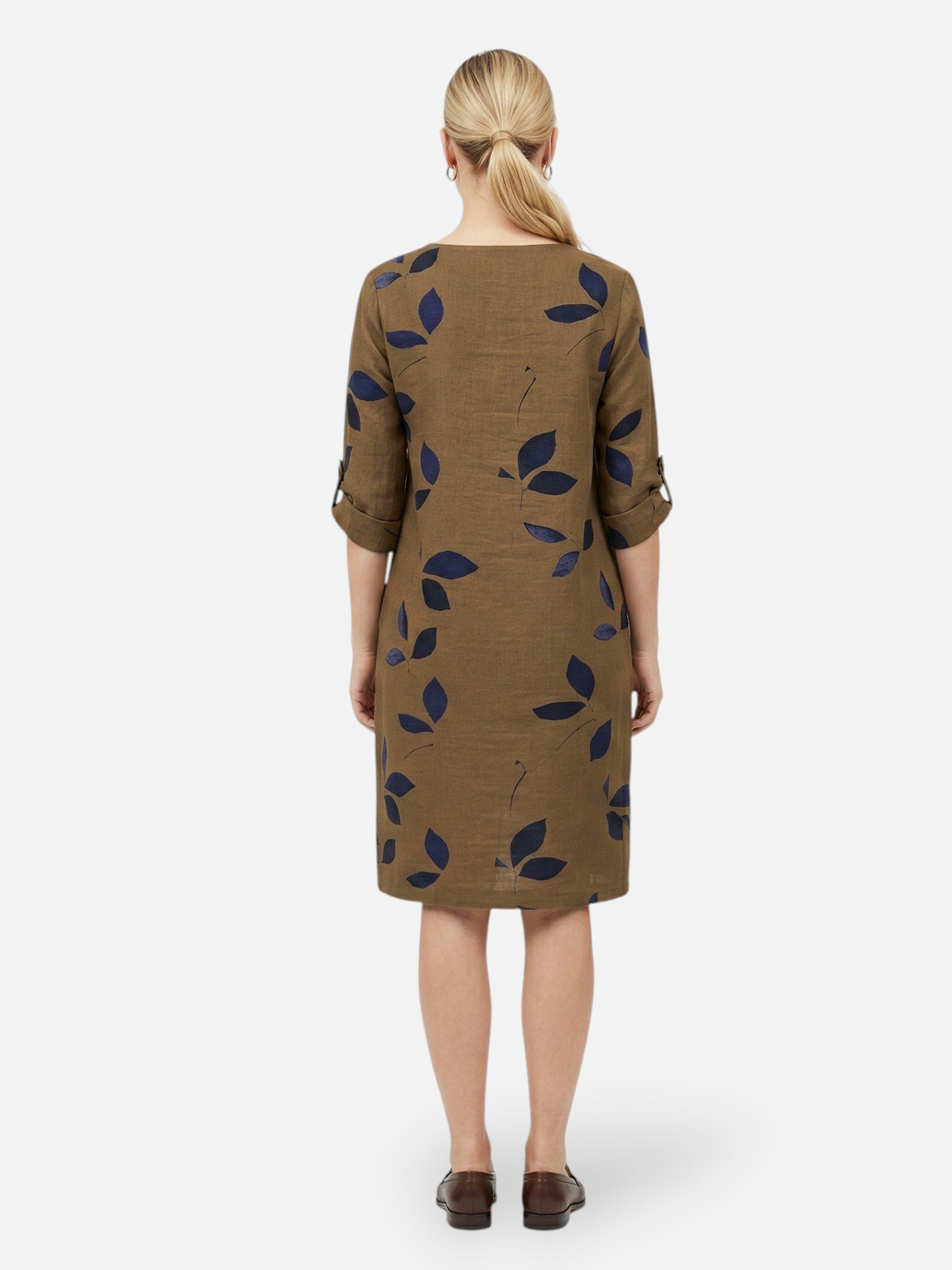 Robe à col en V avec imprimé feuilles et manches retroussables pour femme