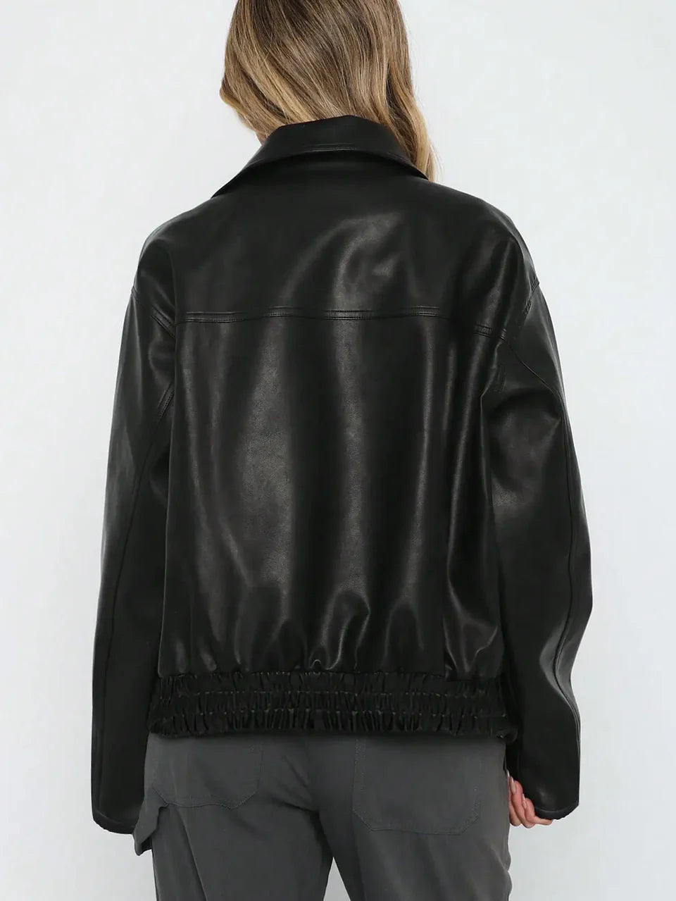Veste noire en similicuir pour femme — Élégance moderne et confort d’Automne