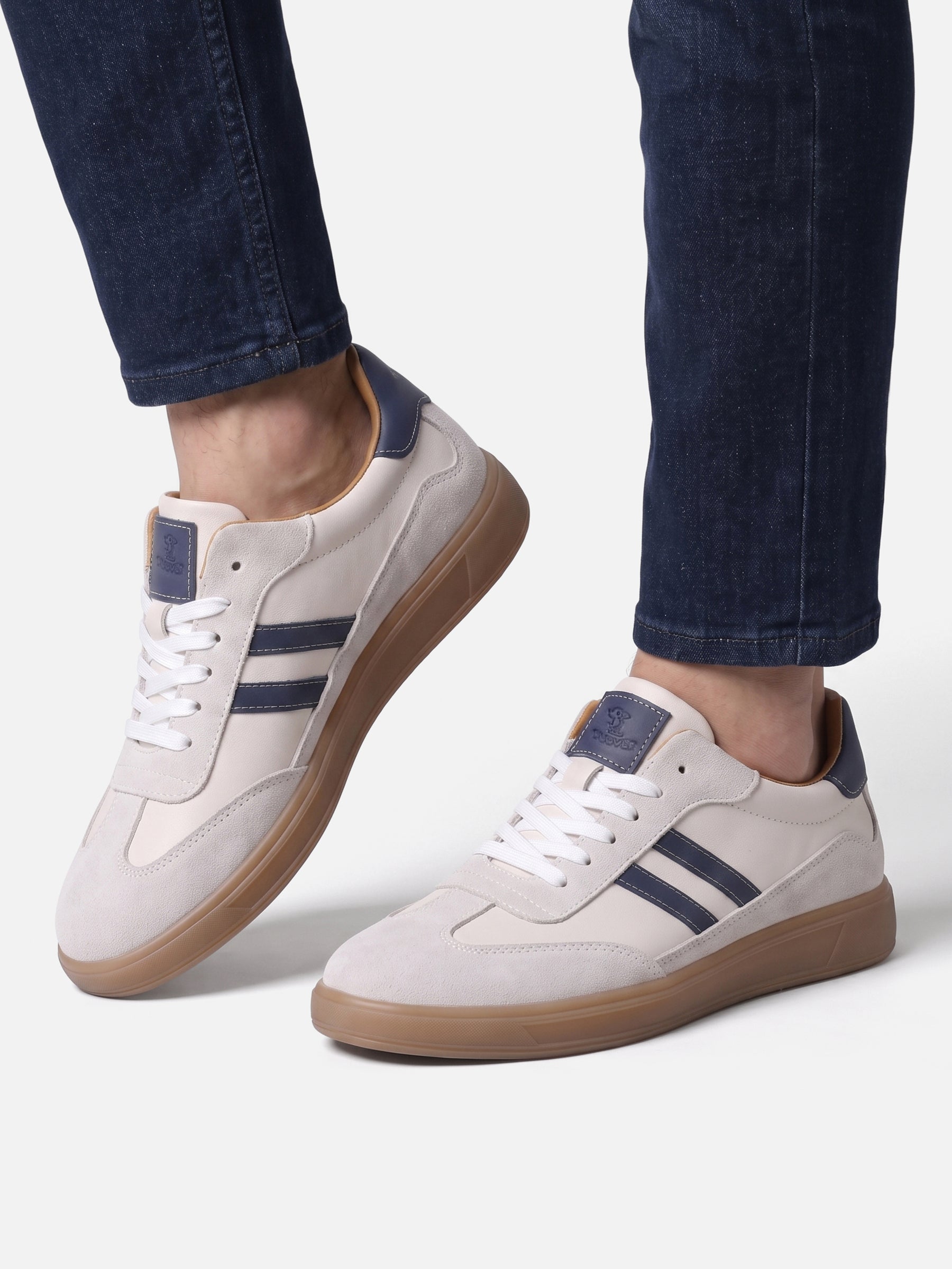 Baskets Homme en Cuir Rayées à Lacets
