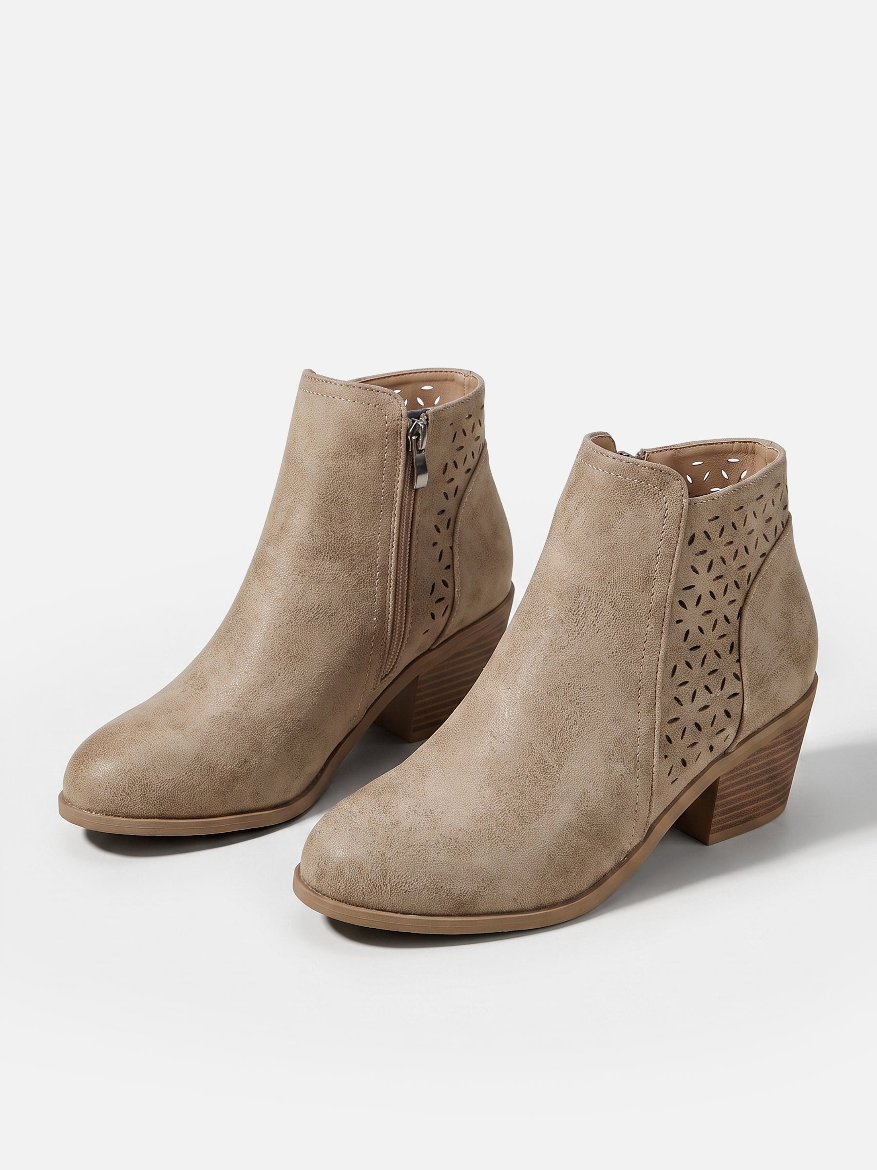 Bottines Femme Orthopédiques en Cuir Ajourées à Talon Carré