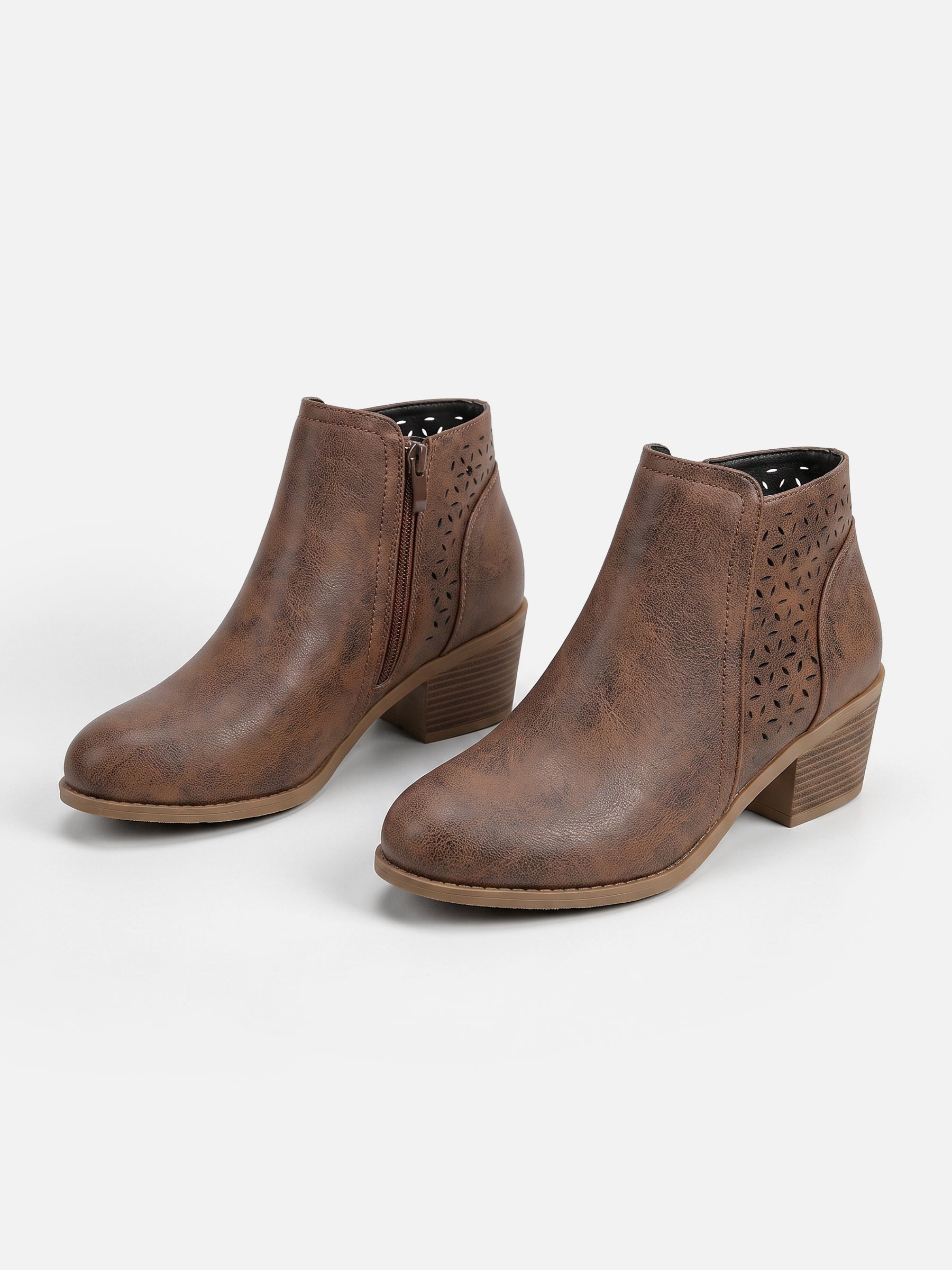 Bottines Femme Orthopédiques en Cuir Ajourées à Talon Carré