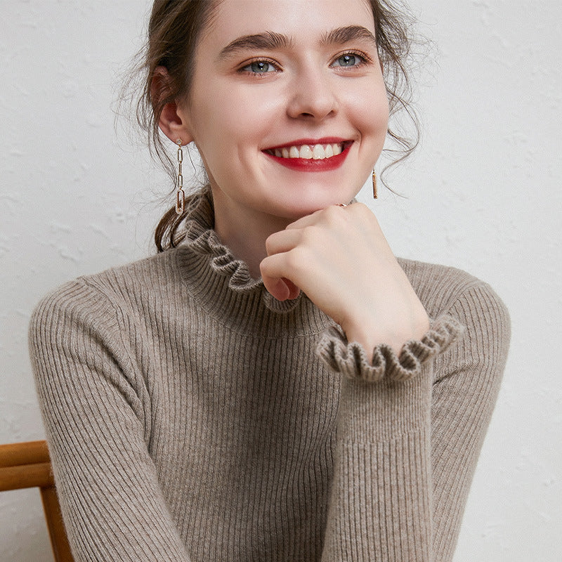 Pull à col roulé côtelé pour femmes avec bordures à volants