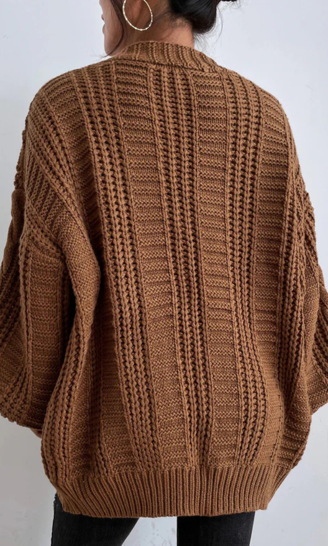 Cardigan en maille épaisse à torsades classiques