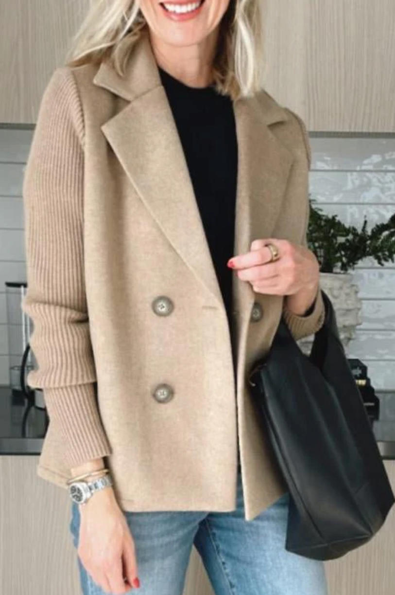 Élégante veste à manches en tricot pour femme