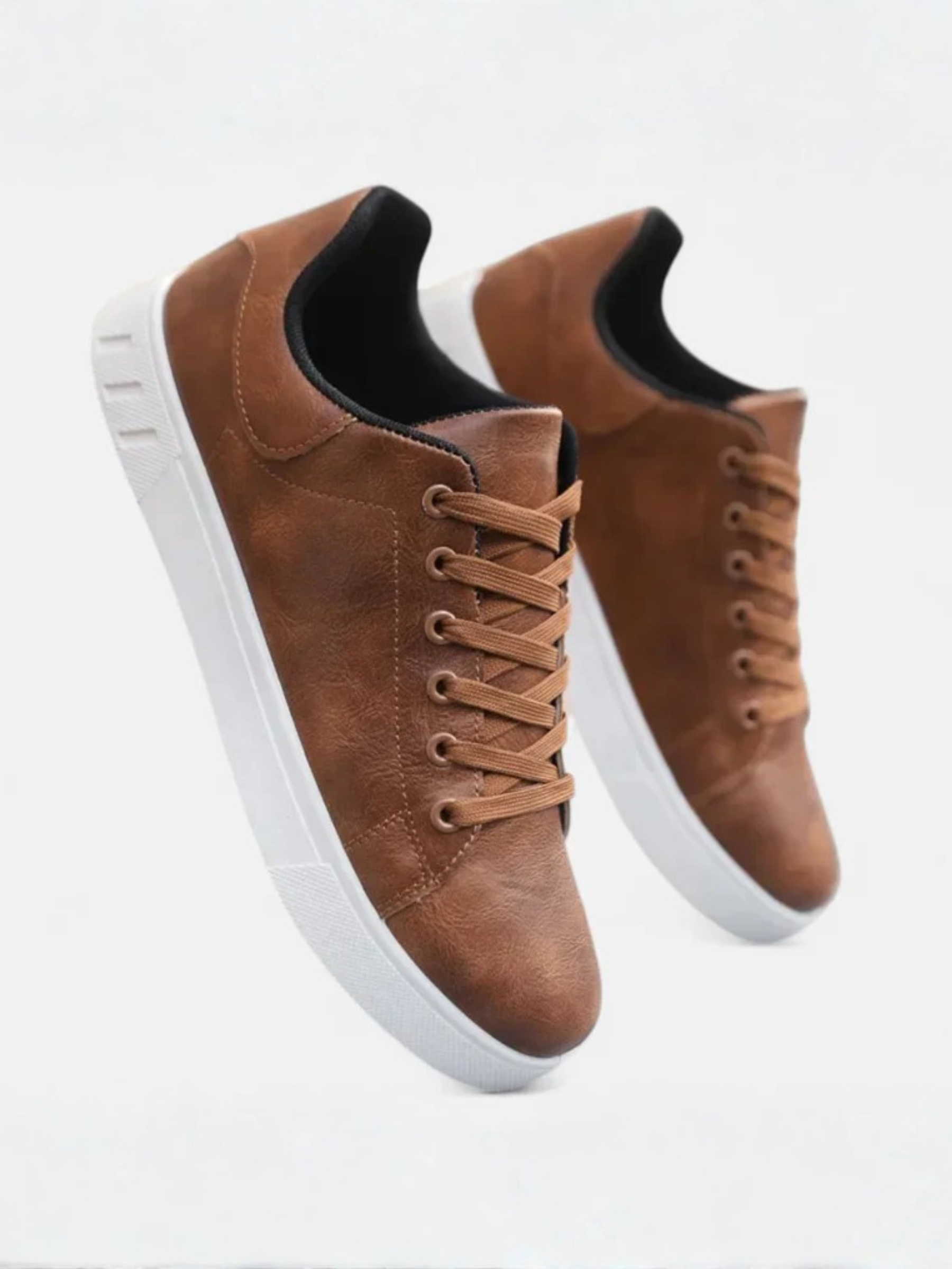 Zapatillas de cuero para hombre – estilo casual con suela plana