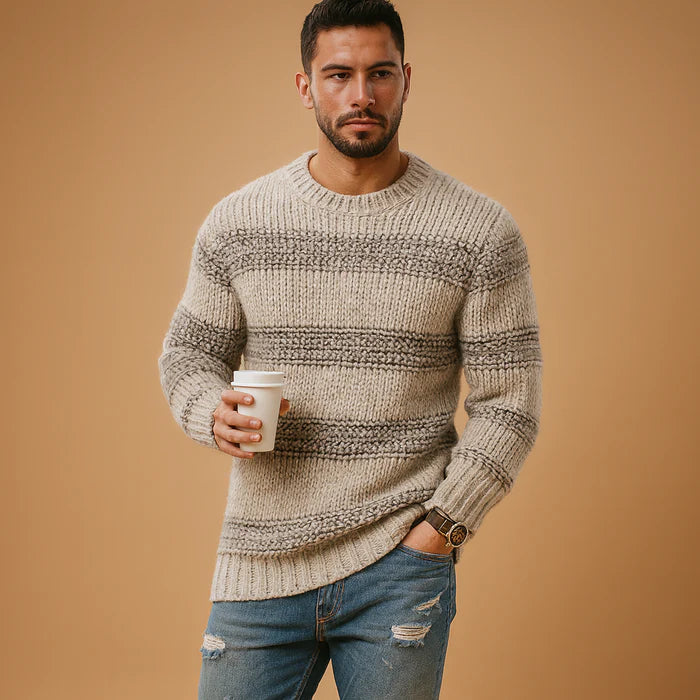 Pull homme en maille rayée