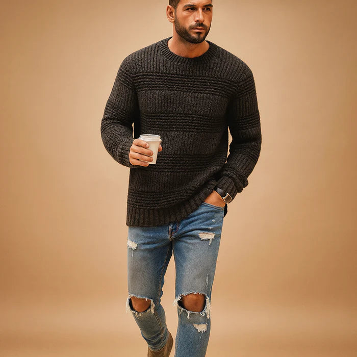 Pull homme en maille rayée