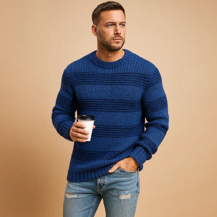 Pull homme en maille rayée
