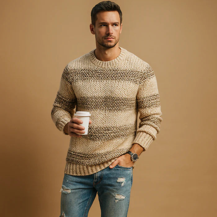 Pull homme en maille rayée