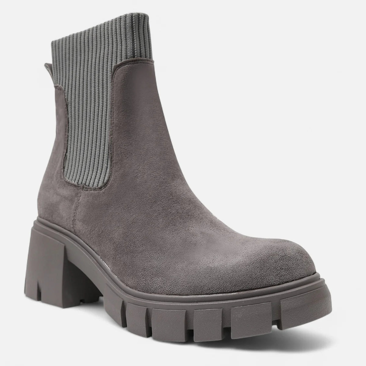 Bottes chelsea femme en daim – élégance sublimée