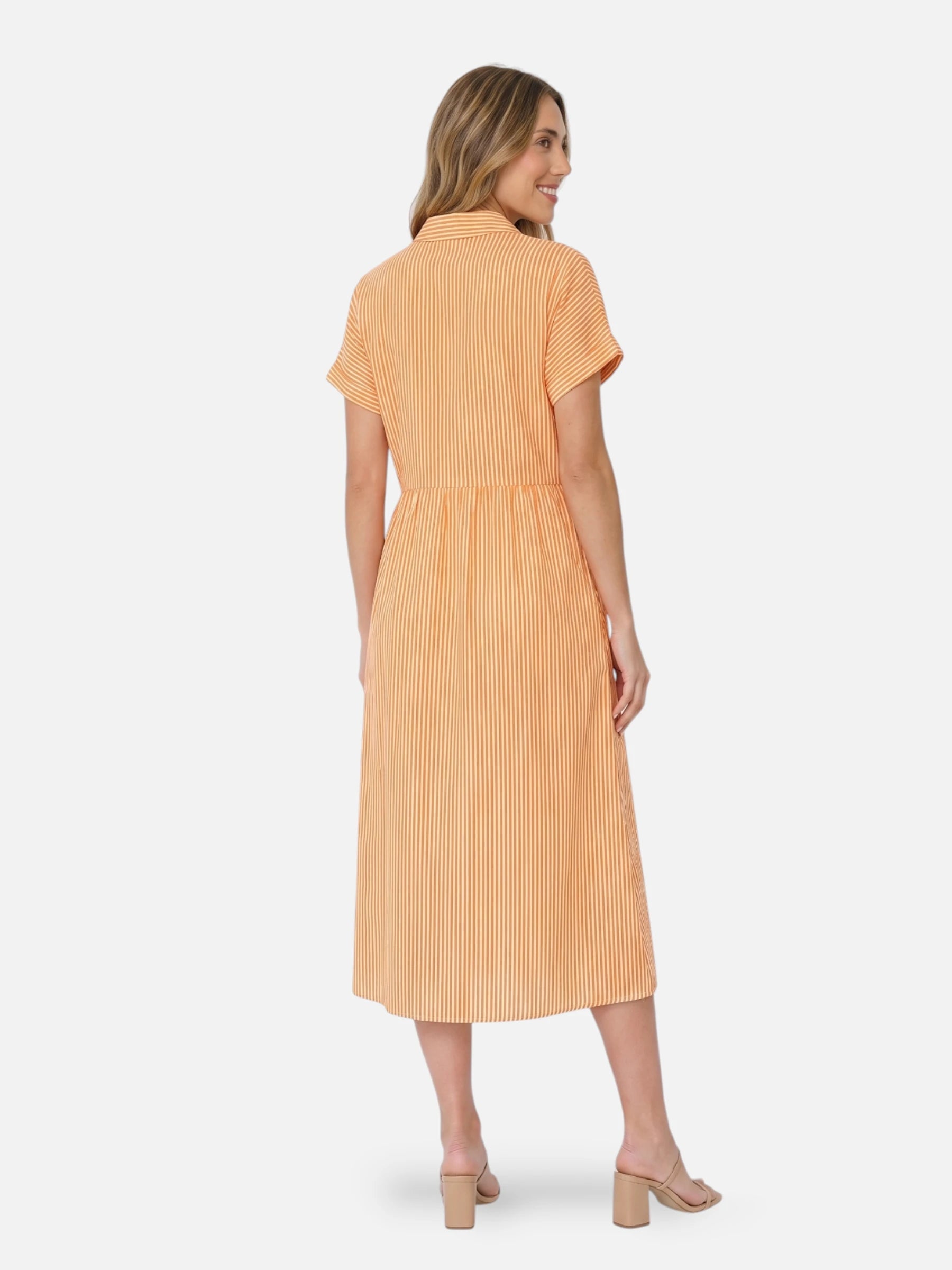 Vestido camisa midi a rayas – cuello de camisa y corte evasé