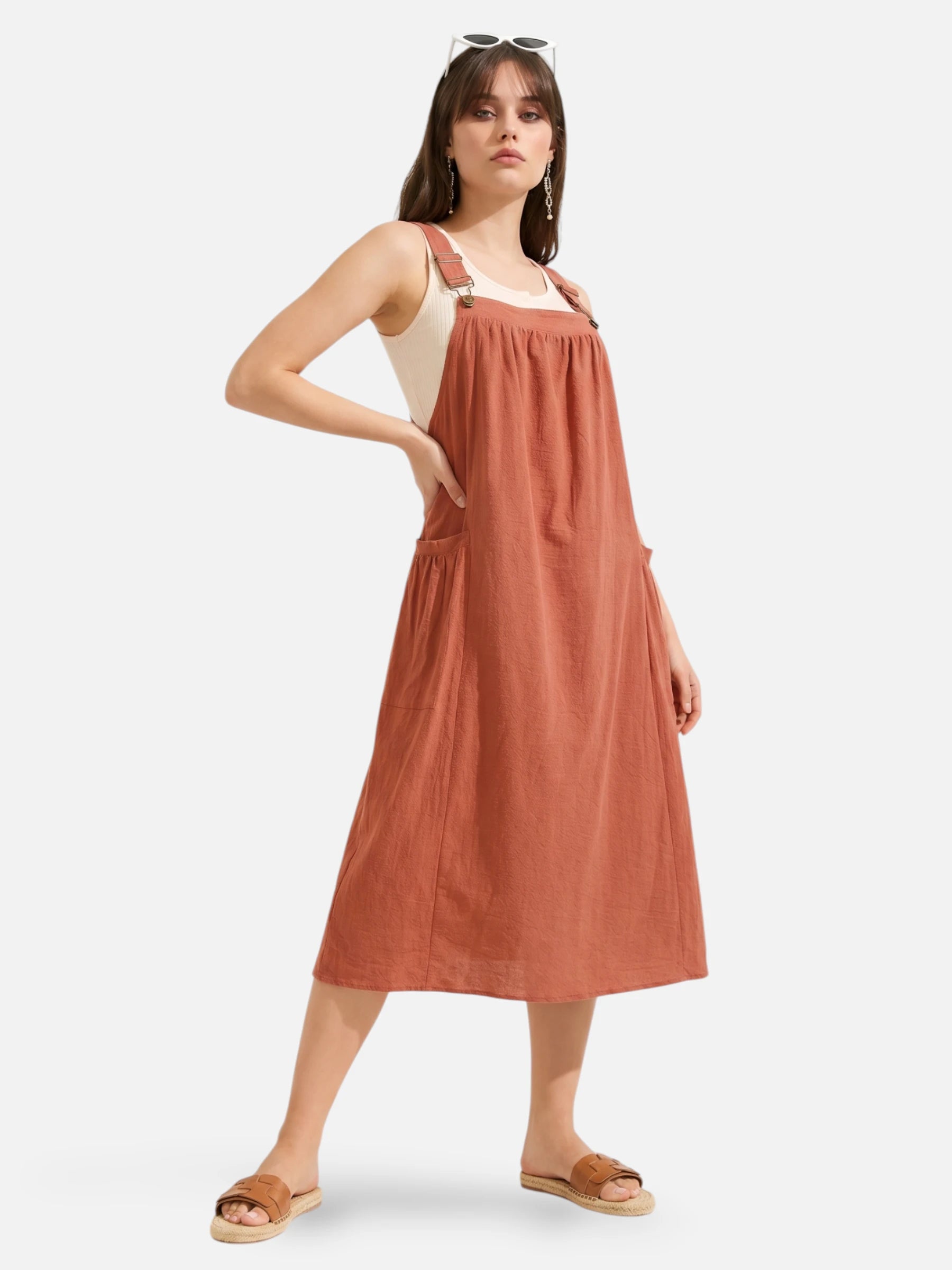 Robe chasuble midi – bretelles réglables et poches latérales