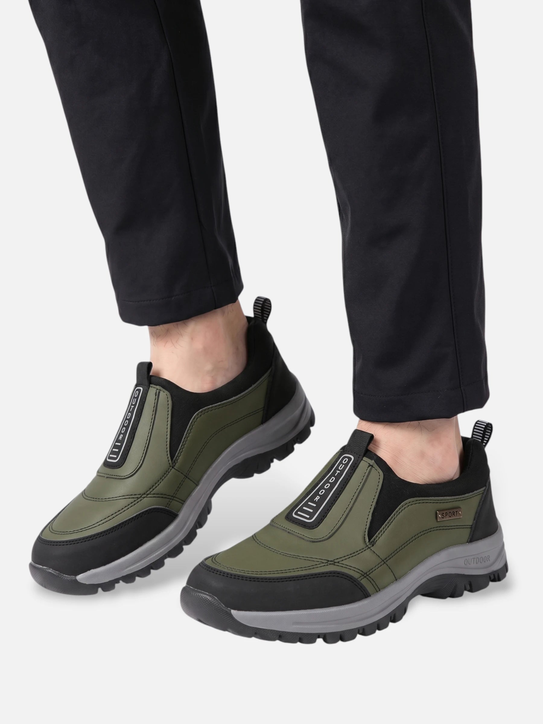 Chaussure outdoor homme slip-on – semelle crantée et maintien renforcé