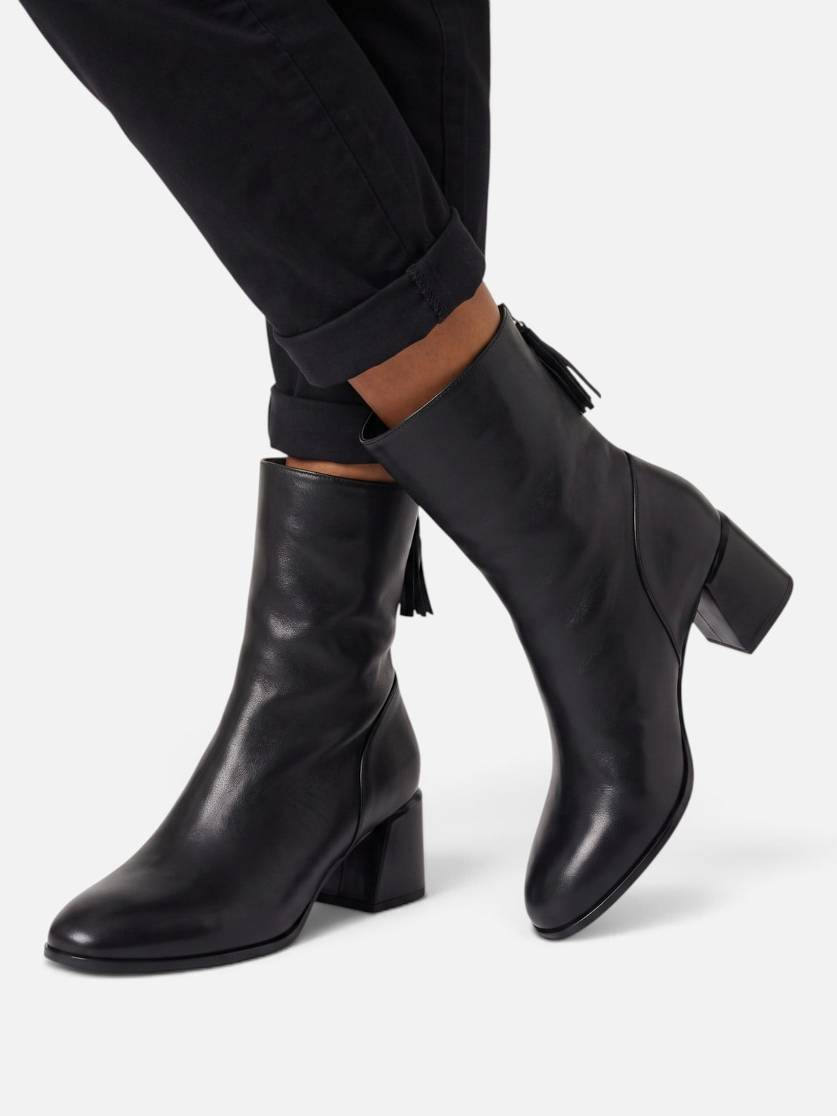 Bottines Femme en Cuir à Talon Carré et Pompon