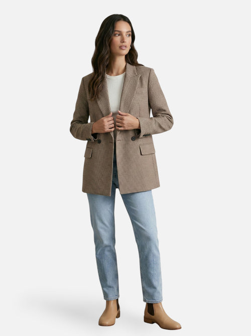 Elegant double-breasted plaid blazer for women
