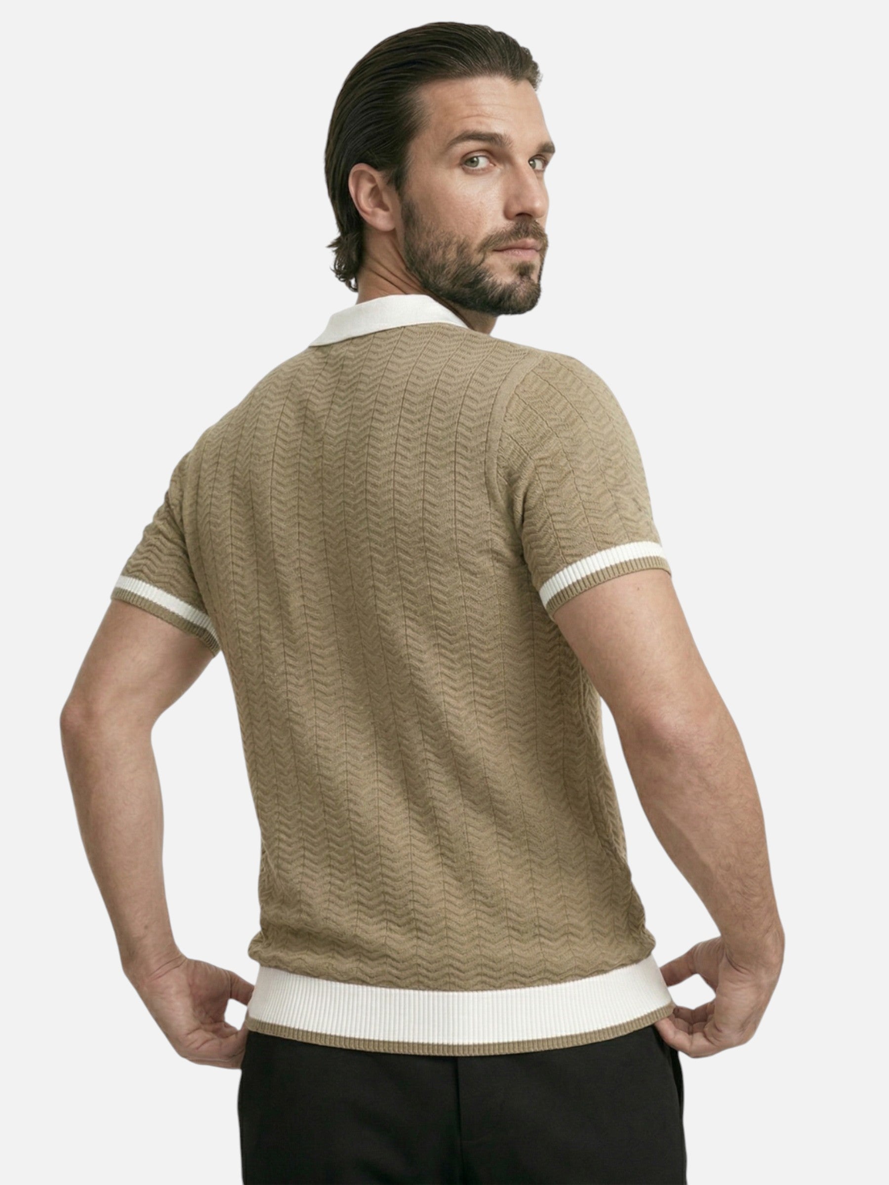 Men's polo shirt in elegant textured knit with short sleeves