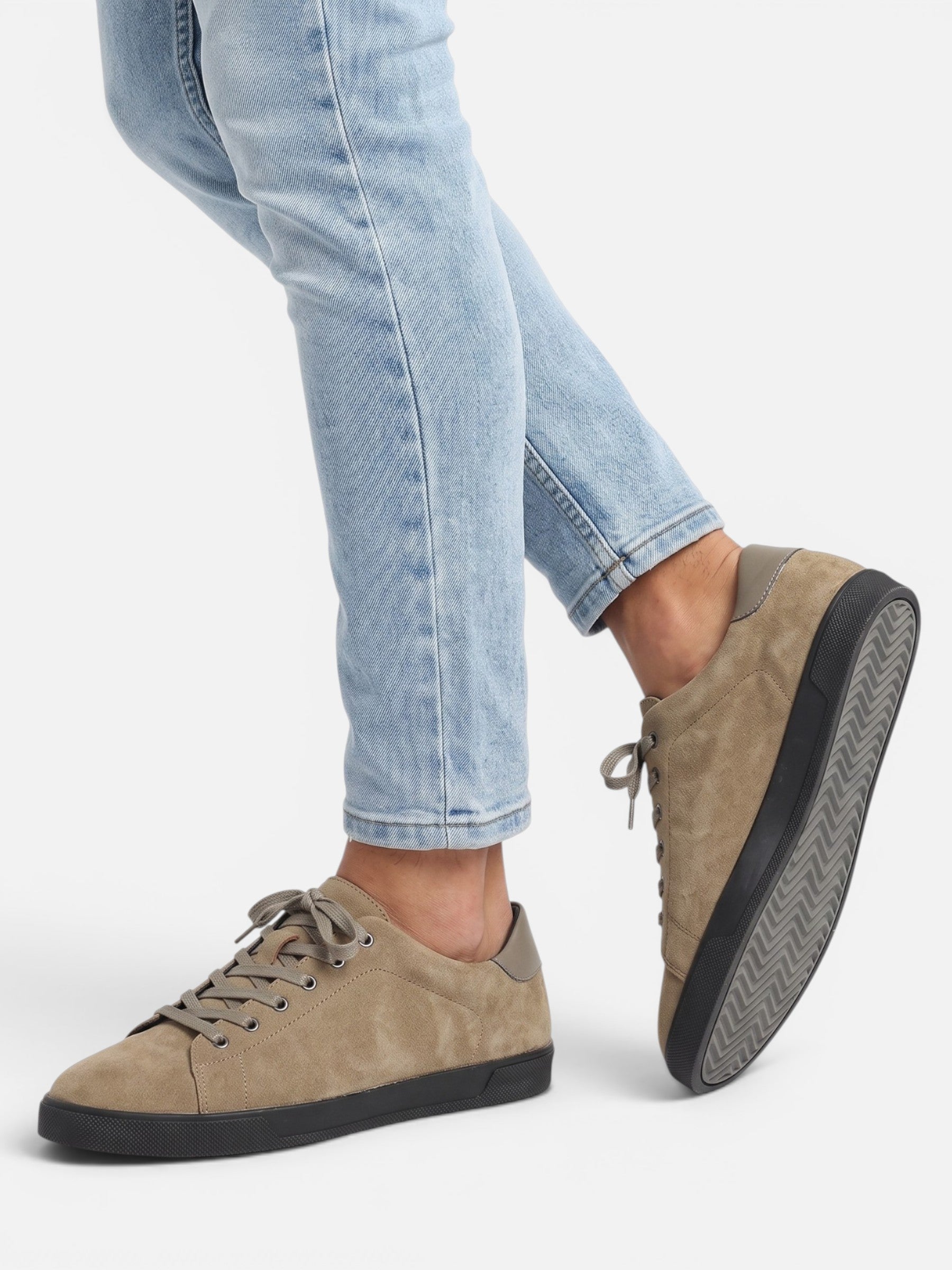 Baskets Homme en Daim à Lacets