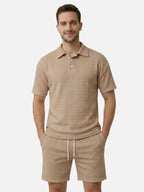 Conjunto de polo y pantalones cortos texturizados de manga corta para hombre