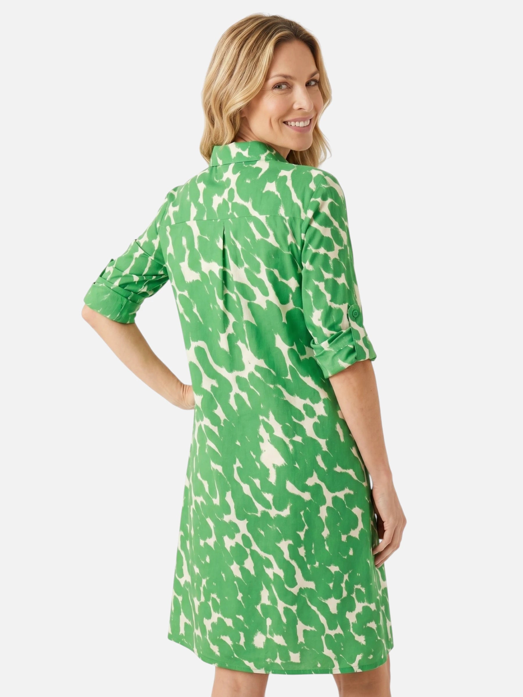 Robe chemise verte imprimé graphique et manches retroussées