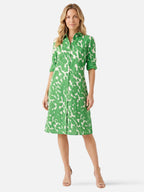 Robe chemise verte imprimé graphique et manches retroussées