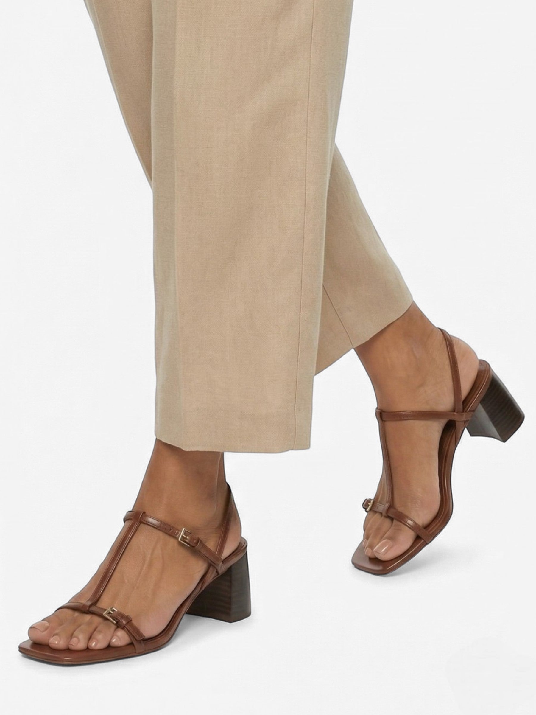 Elegant square-heeled sandals with thin straps and adjustable buckle for women