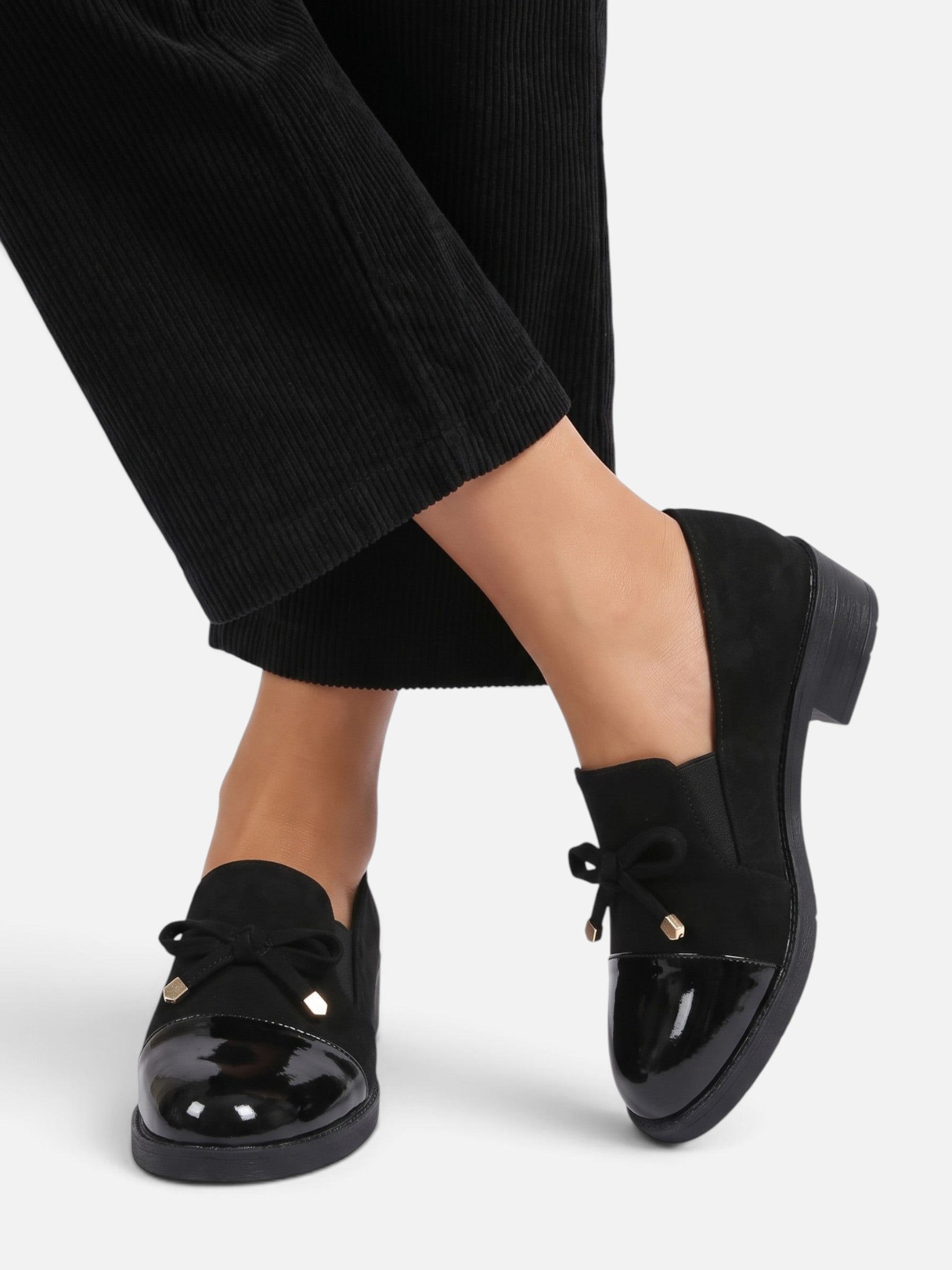 Mocassins Femme en Suédine Bout Verni à Nœud