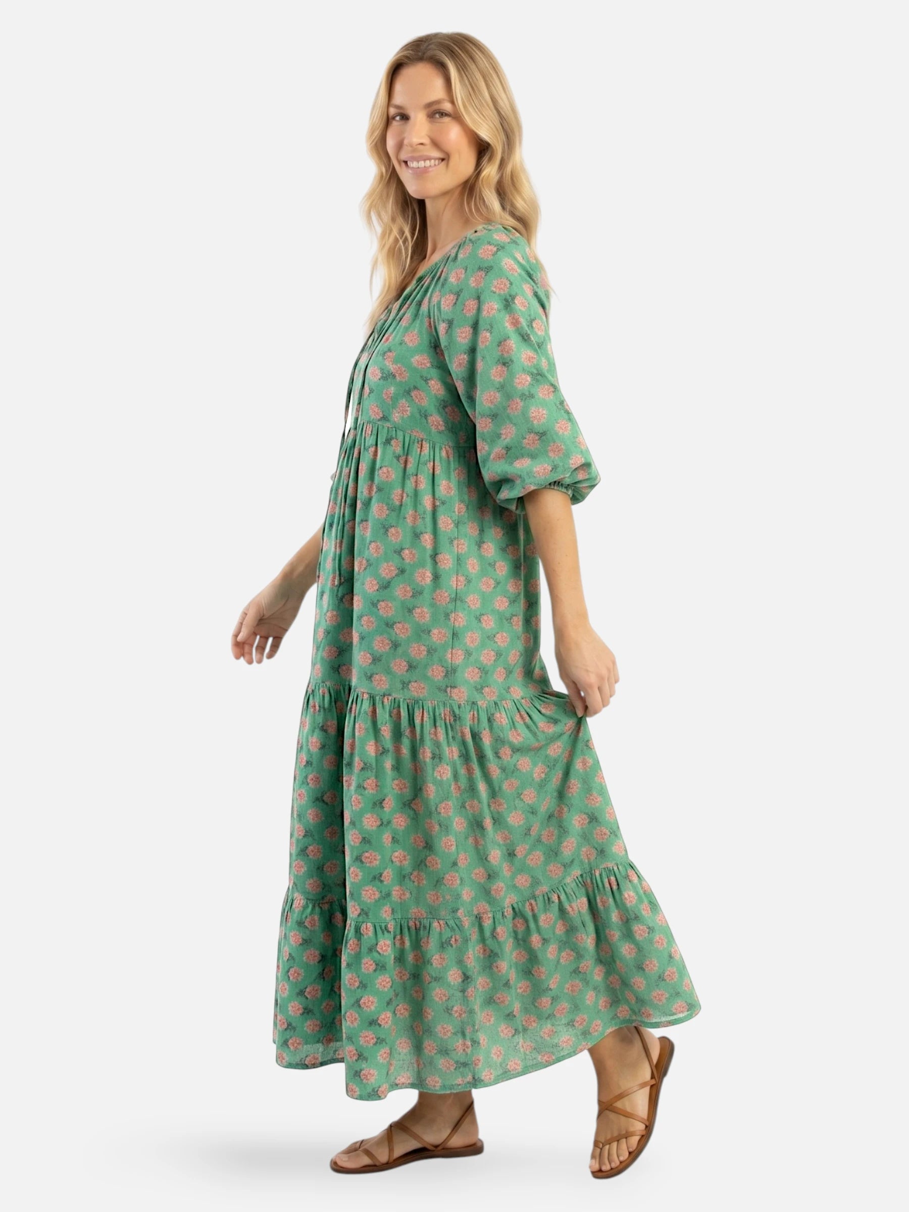 Robe longue verte imprimé floral col en V et jupe à volants