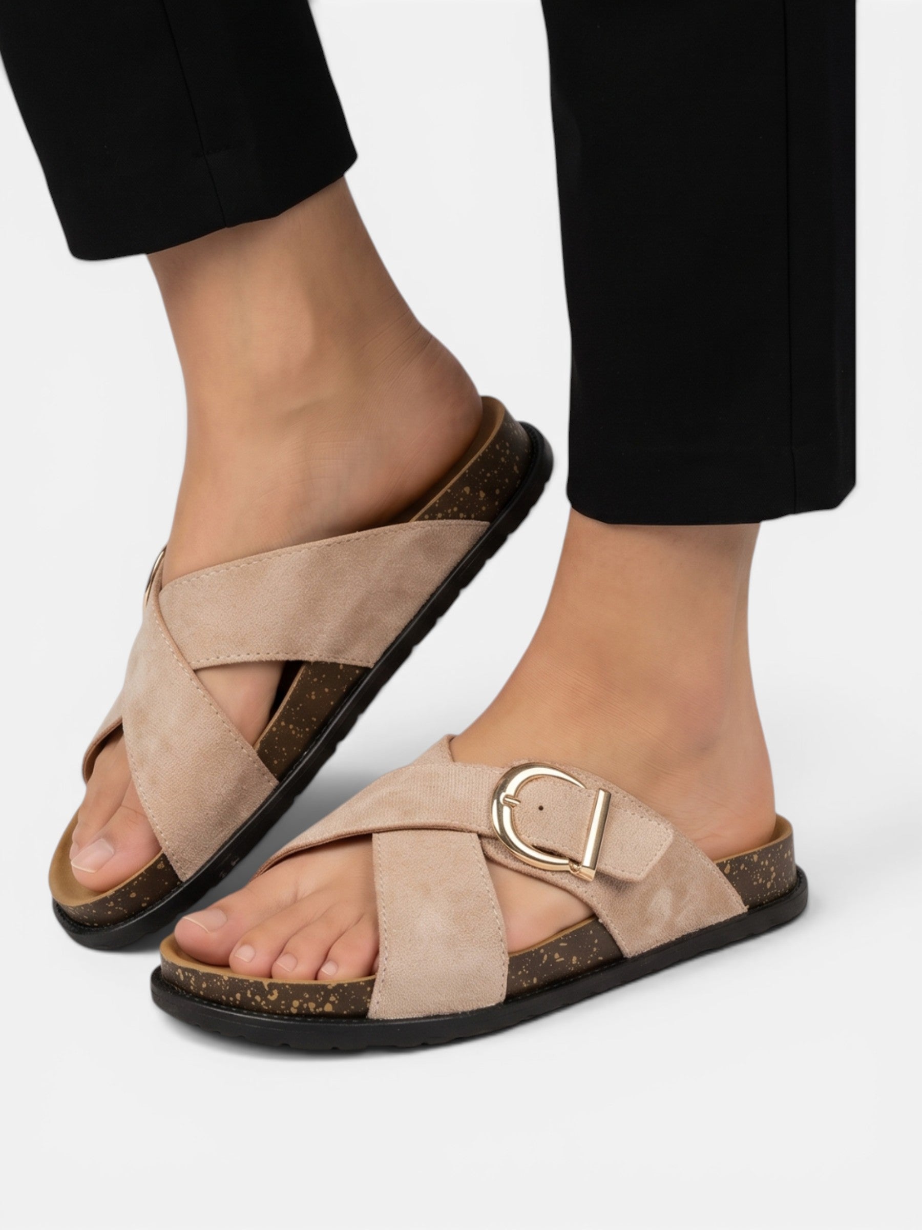 Sandales femme à brides croisées avec boucle et semelle confortable