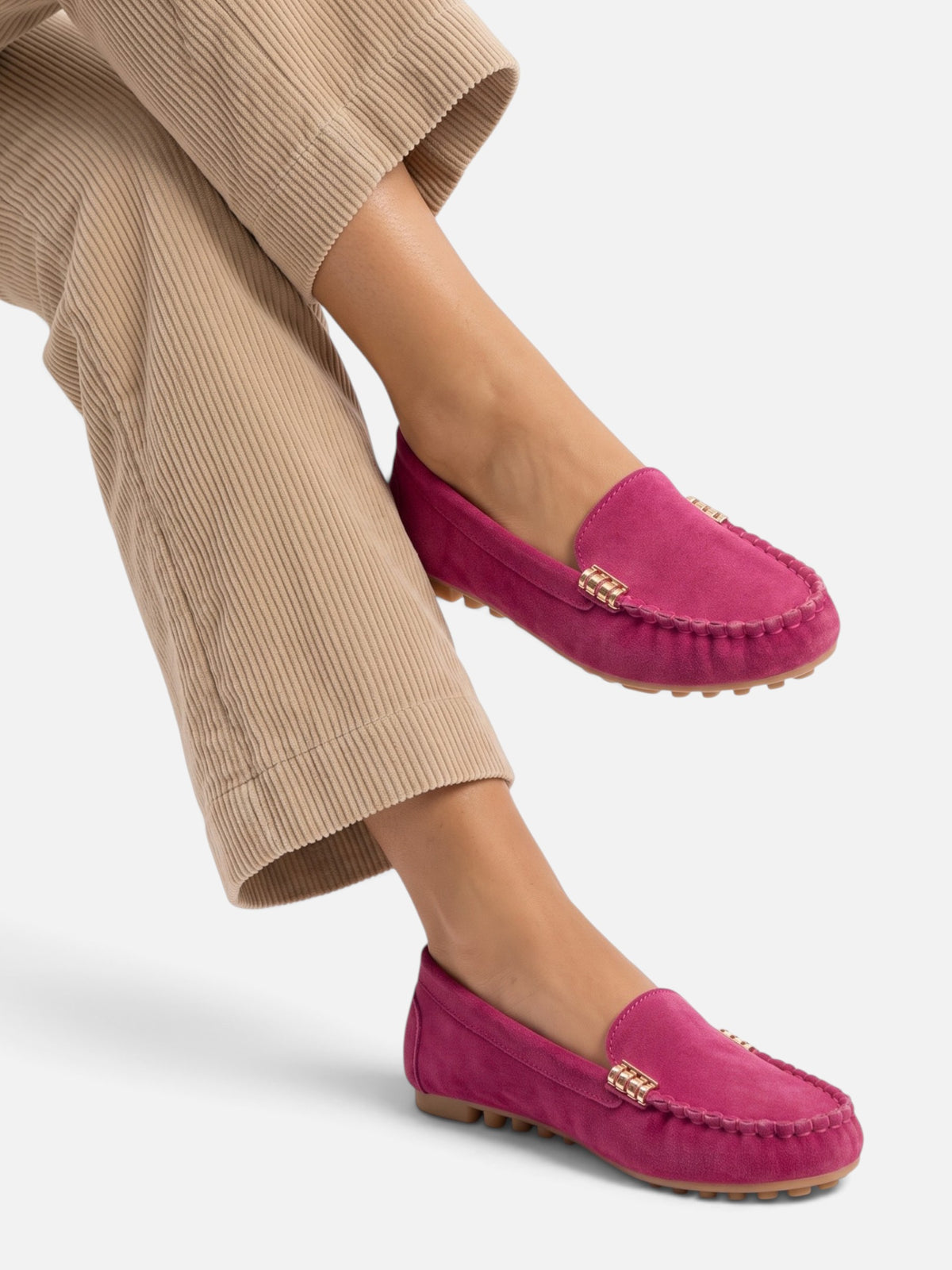 Mocasines elegantes y ligeros para mujer con detalle metálico