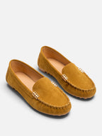 Mocasines elegantes y ligeros para mujer con detalle metálico