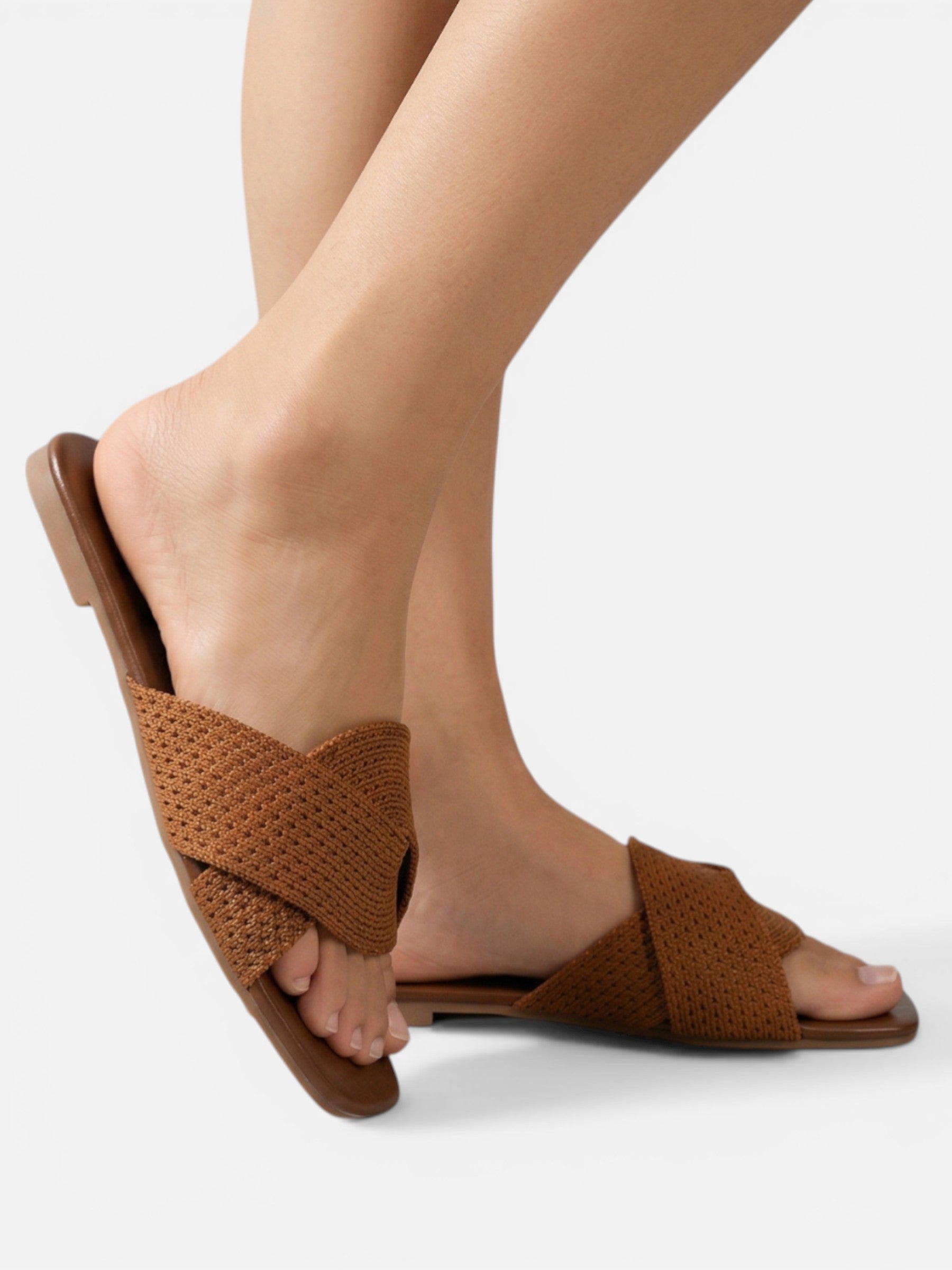 Sandalias planas con tiras cruzadas texturizadas estilo minimalista para mujer