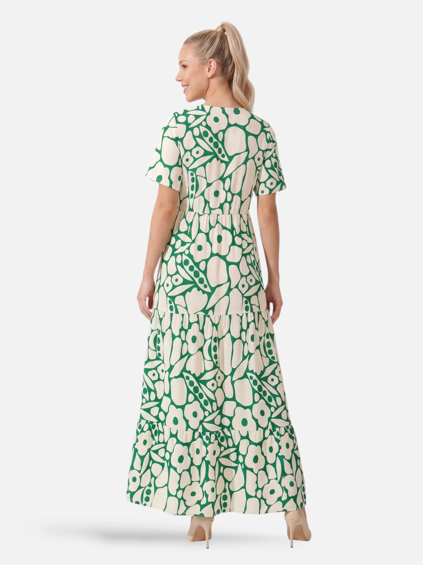 Robe longue fleurie col V – imprimé rétro et coupe volantée