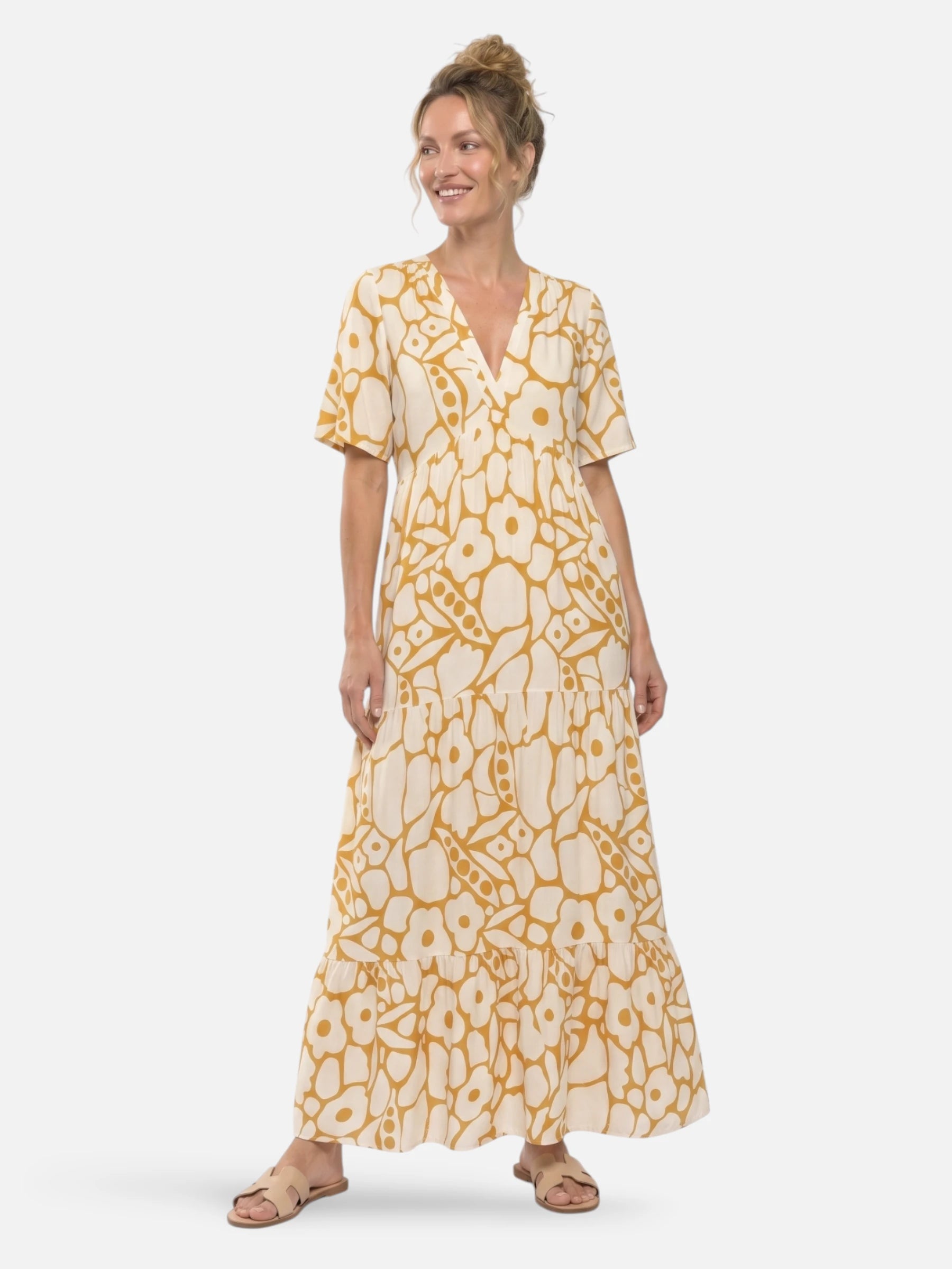 Robe longue fleurie col V – imprimé rétro et coupe volantée