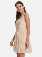 Robe courte bohème à dentelle et pompons
