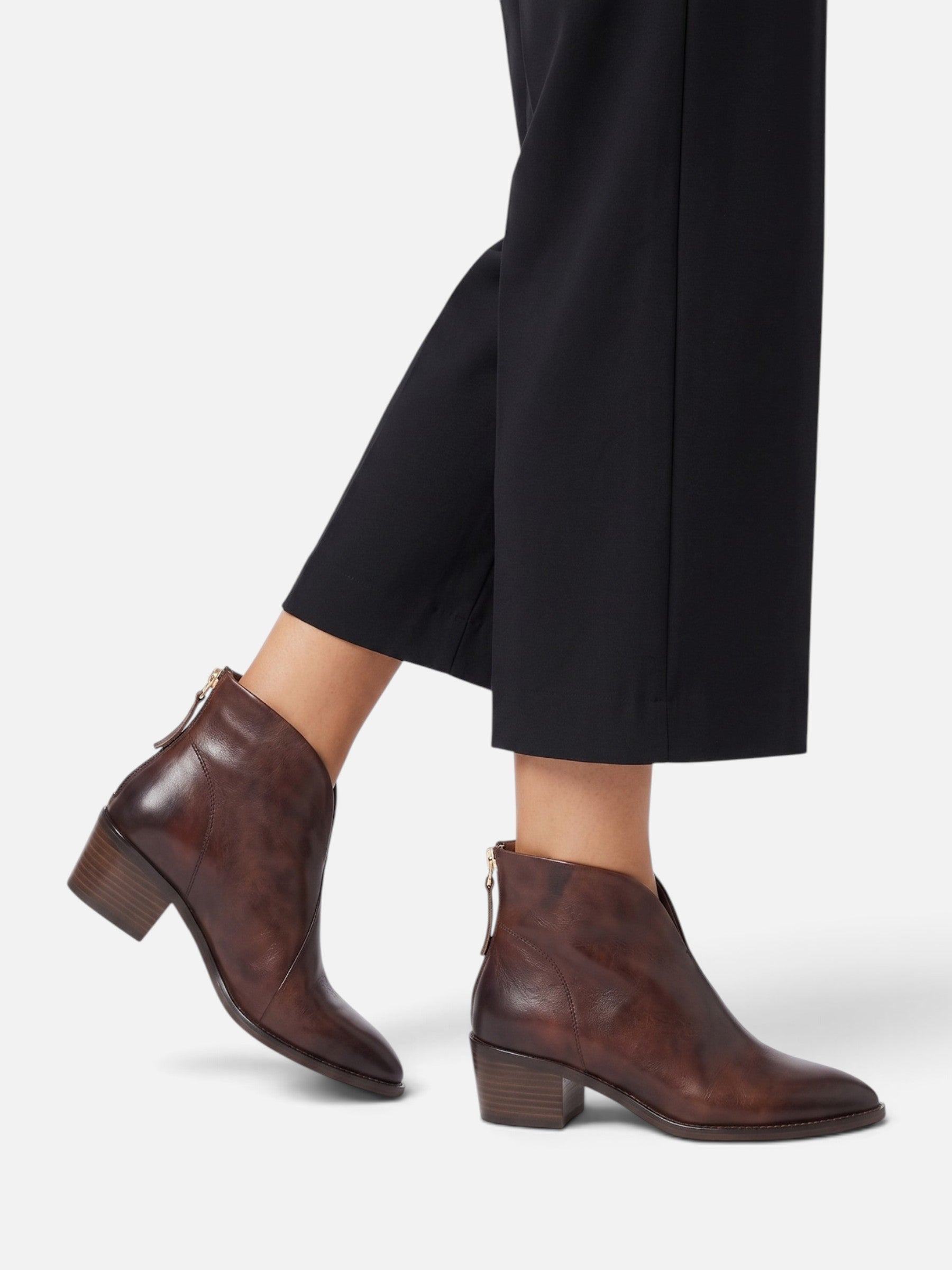 Bottines Femme en Cuir à Bout Pointu