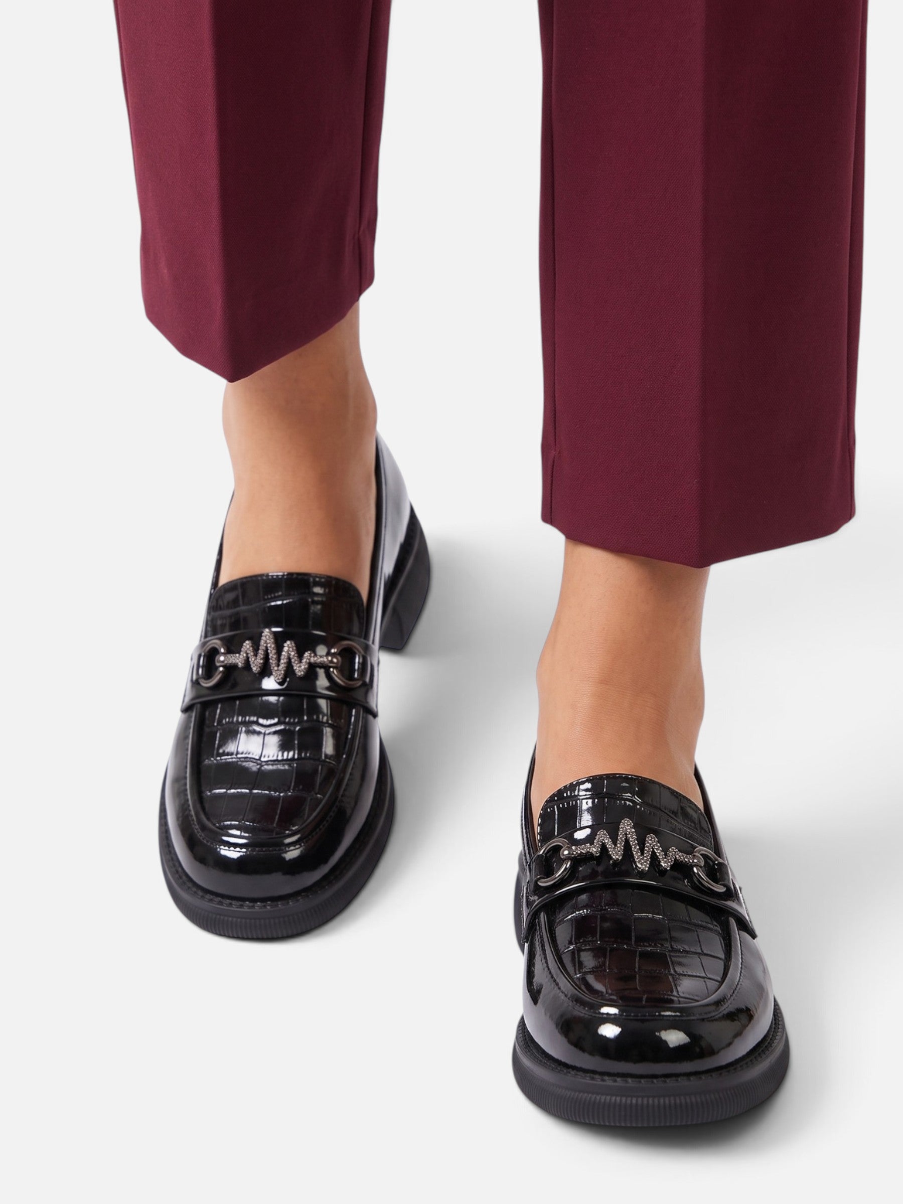 Mocassins Femme Vernis Effet Croco Chaîne Strass