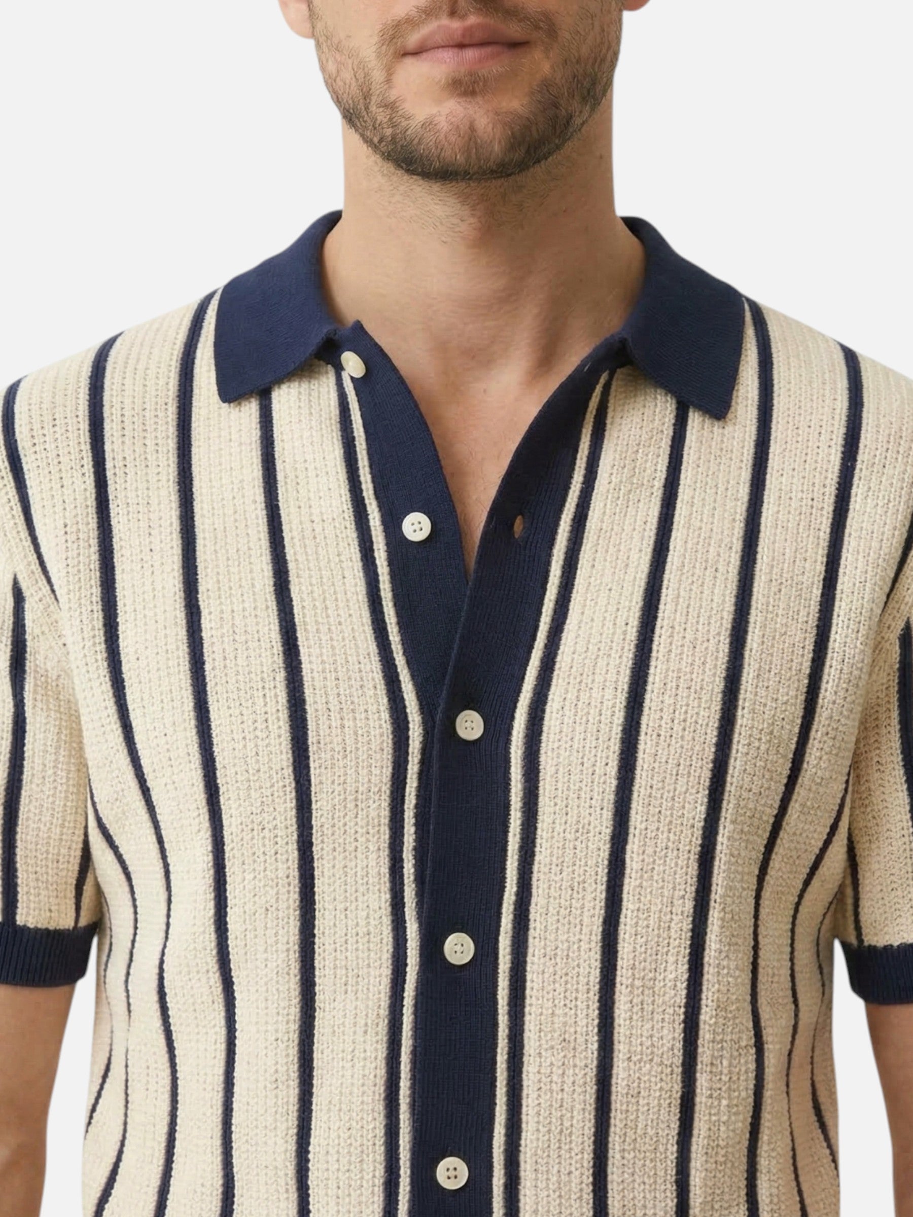 Polo para hombre a rayas de punto texturizado con botones