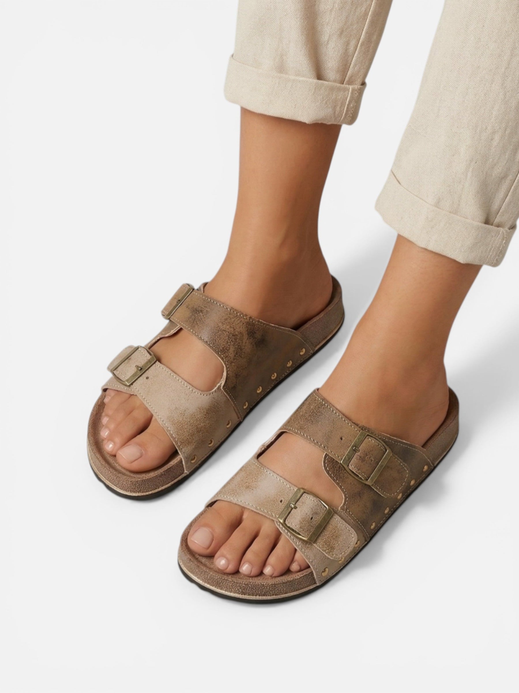 Women's double buckle sandals with vintage leather effect, comfortable for summer